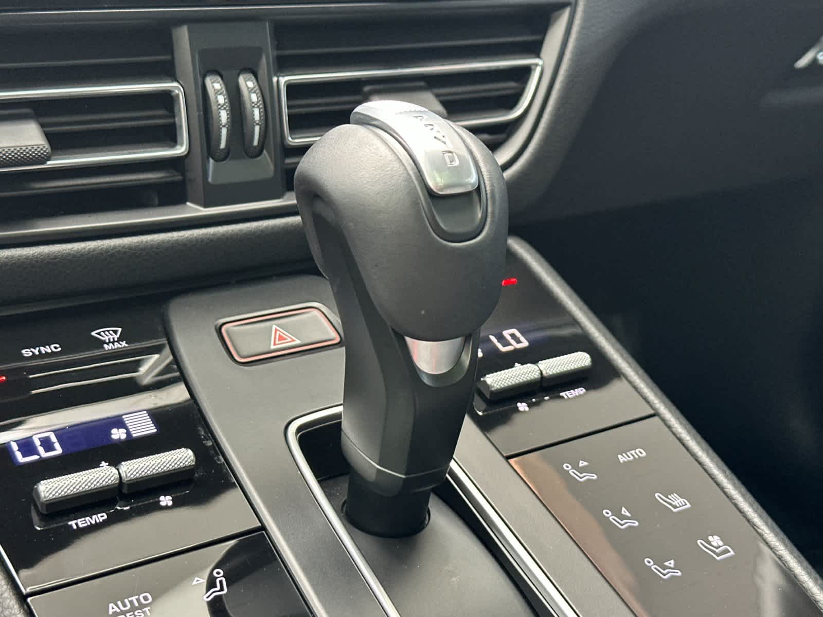 Thumbnail: 2025 Porsche Macan - 24