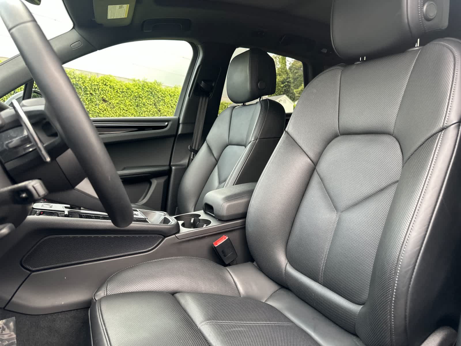 Thumbnail: 2025 Porsche Macan - 5