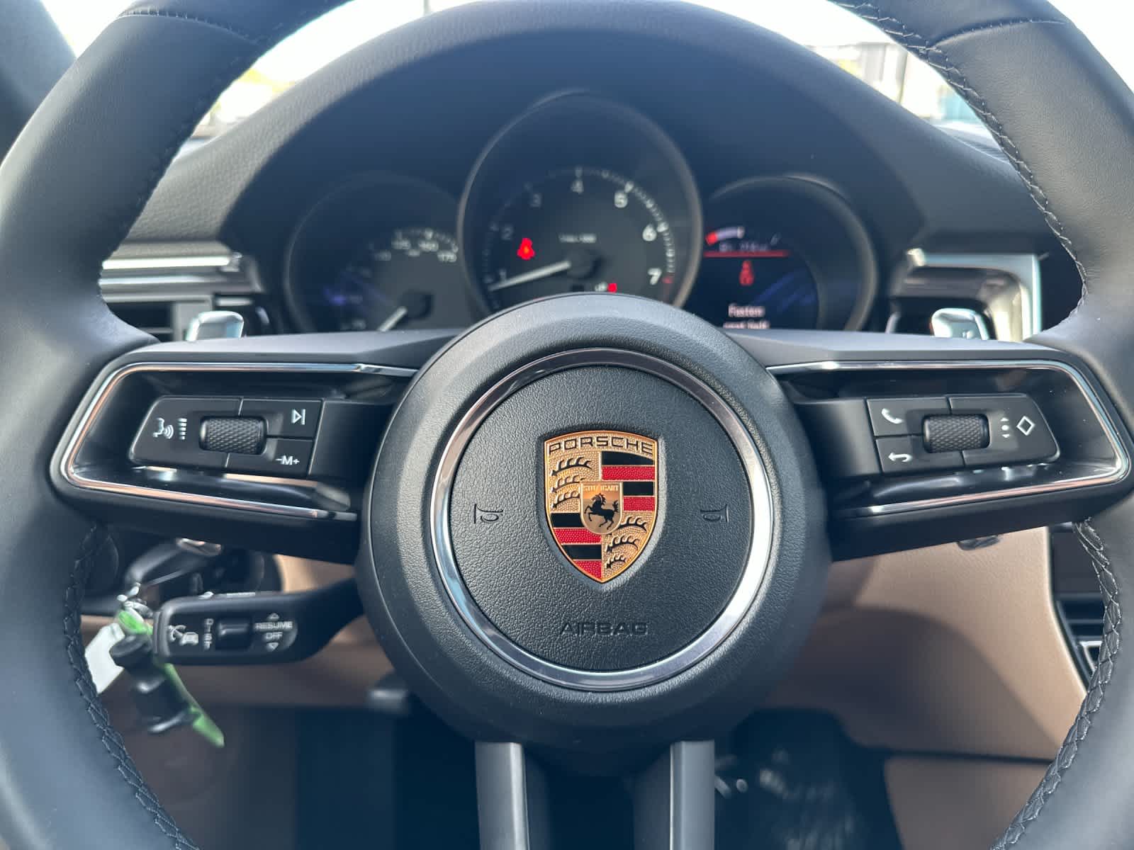 Thumbnail: 2026 Porsche Macan - 26