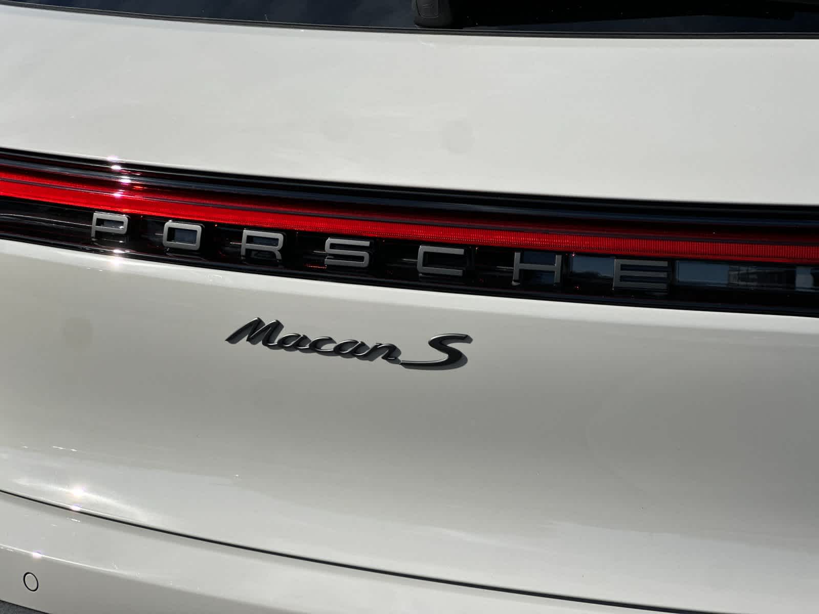 Thumbnail: 2026 Porsche Macan - 31