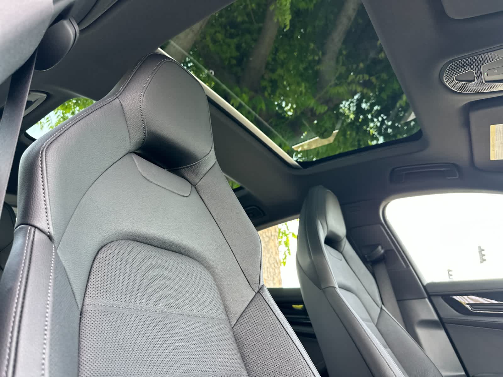 Thumbnail: 2026 Porsche Panamera - 17