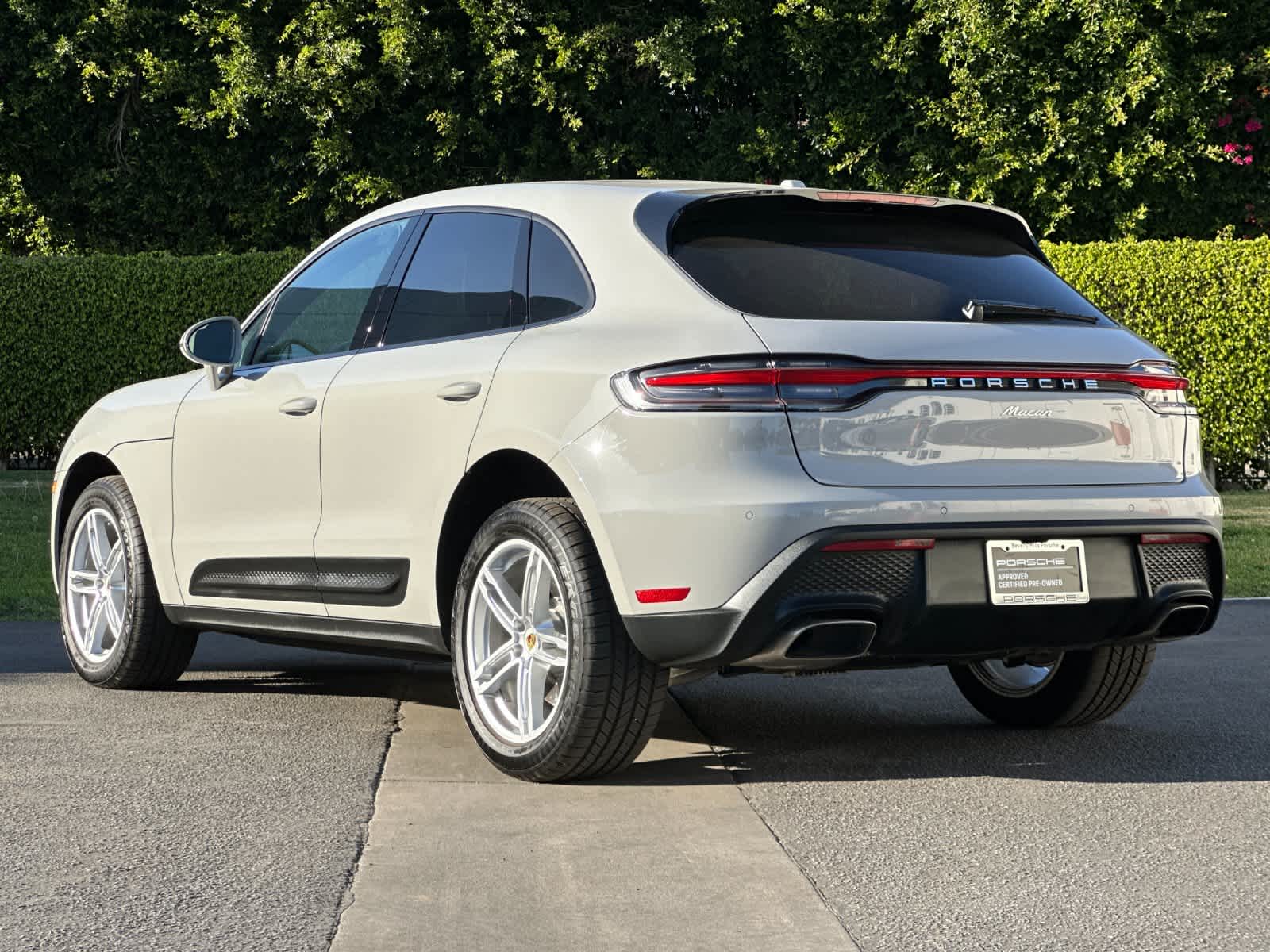 Thumbnail: 2025 Porsche Macan - 3