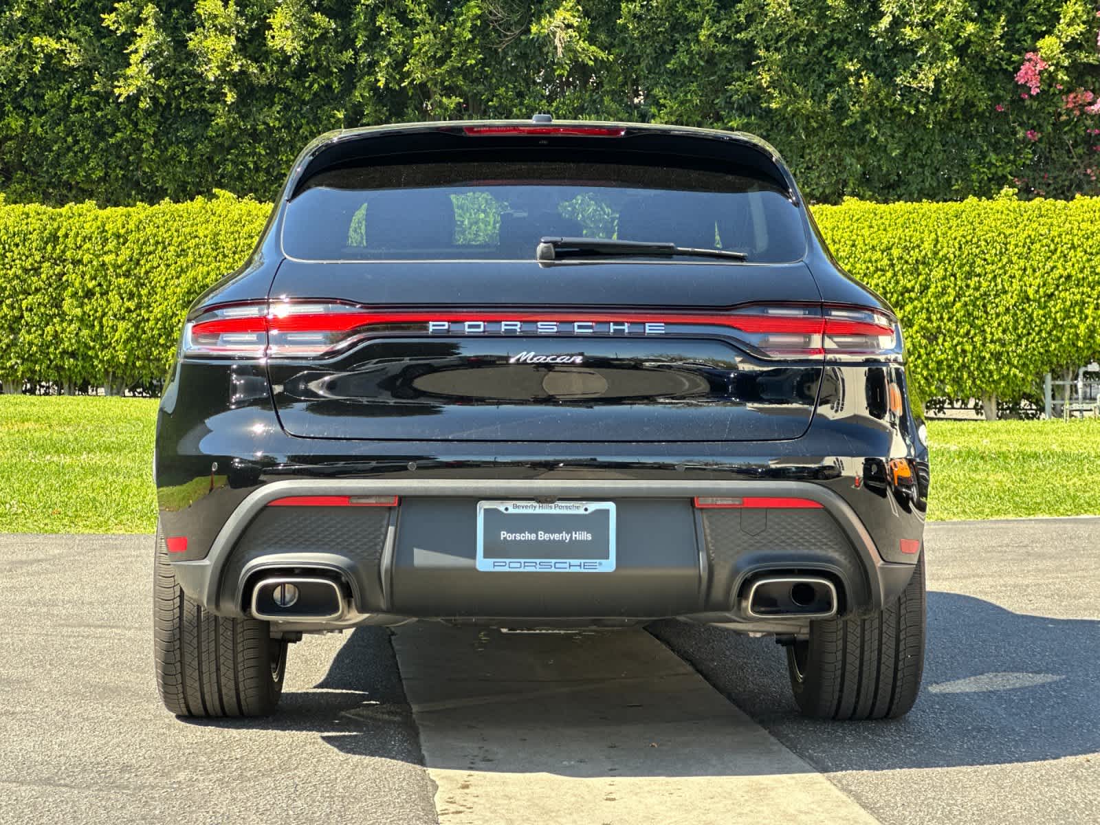 Thumbnail: 2026 Porsche Macan - 7