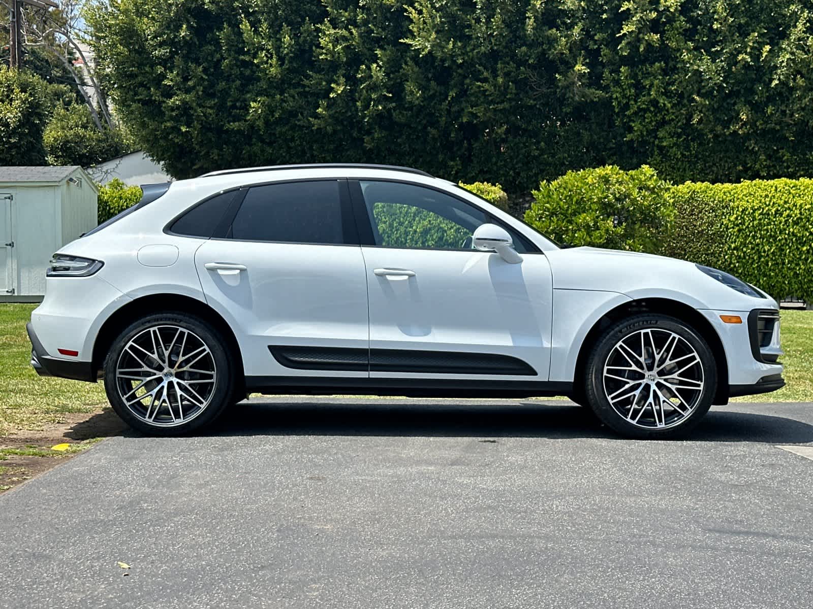 Thumbnail: 2026 Porsche Macan - 9