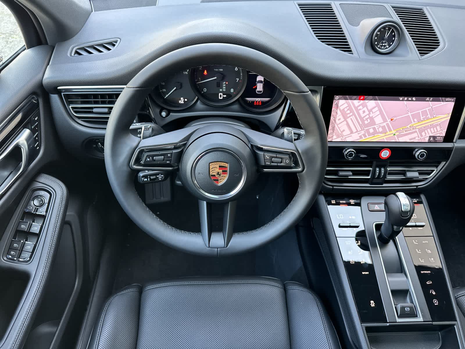 Thumbnail: 2026 Porsche Macan - 15