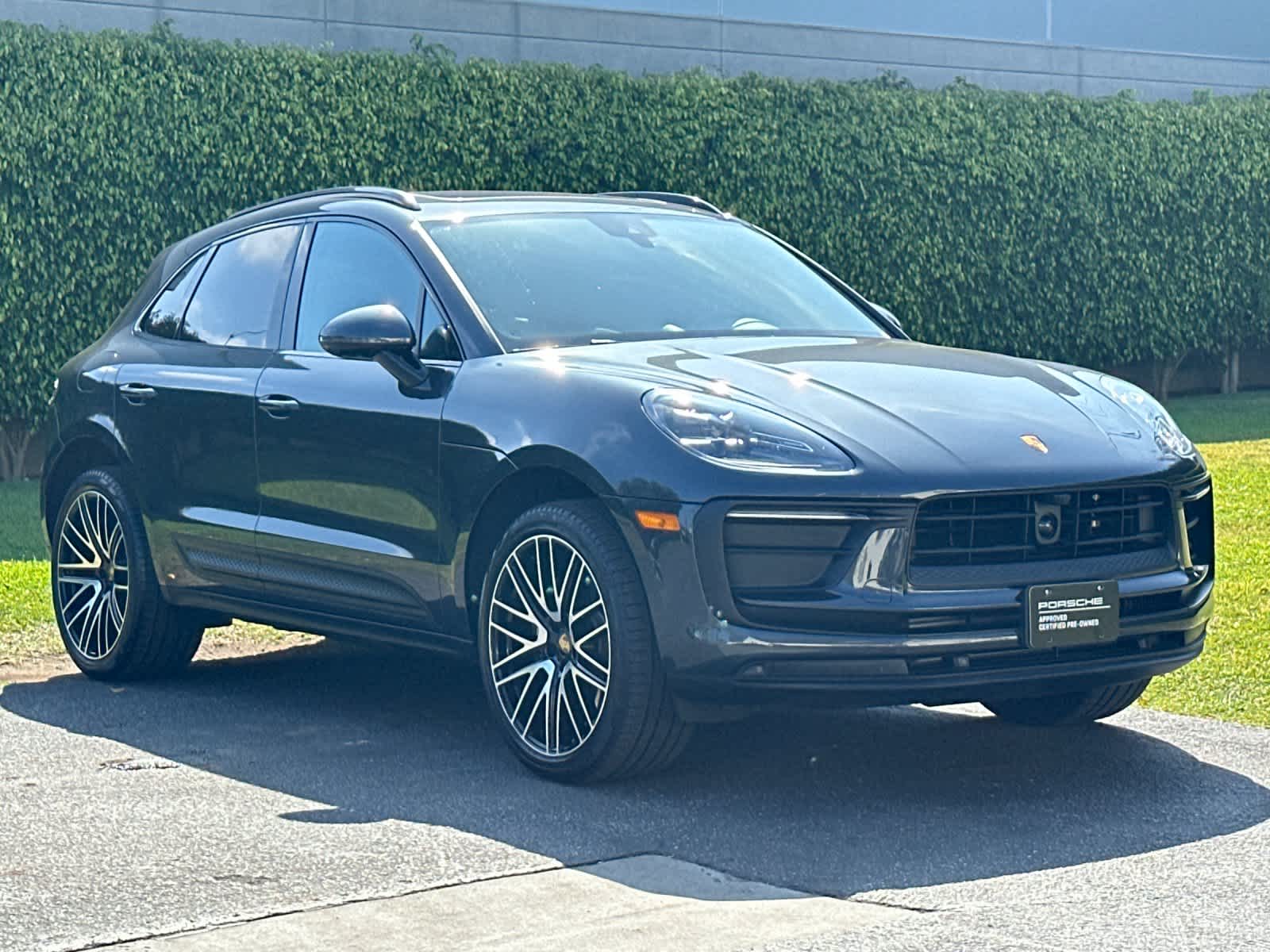 Thumbnail: 2026 Porsche Macan - 9
