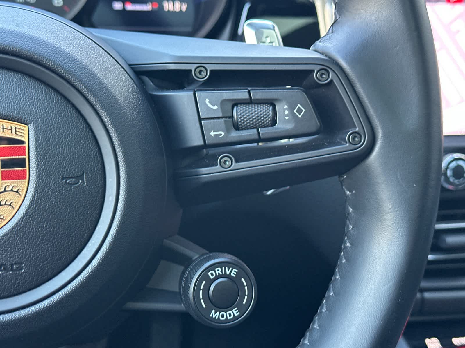 Thumbnail: 2025 Porsche Macan - 27