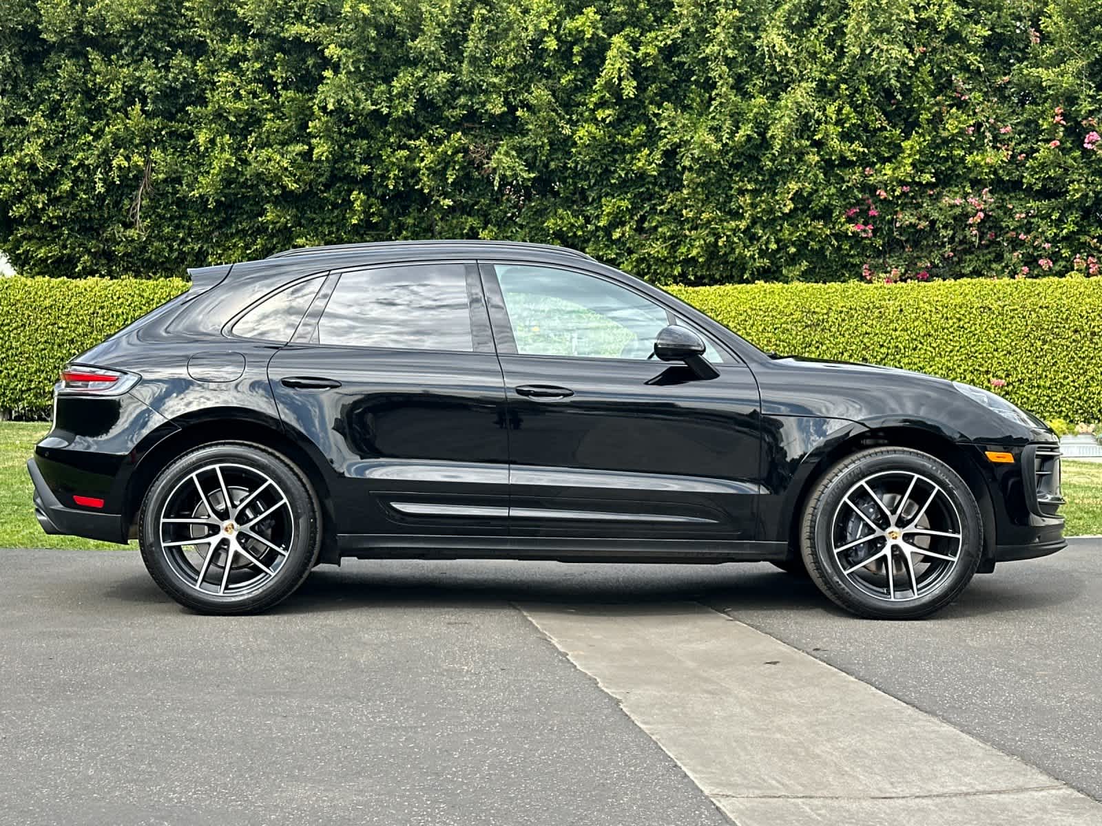 Thumbnail: 2025 Porsche Macan - 9