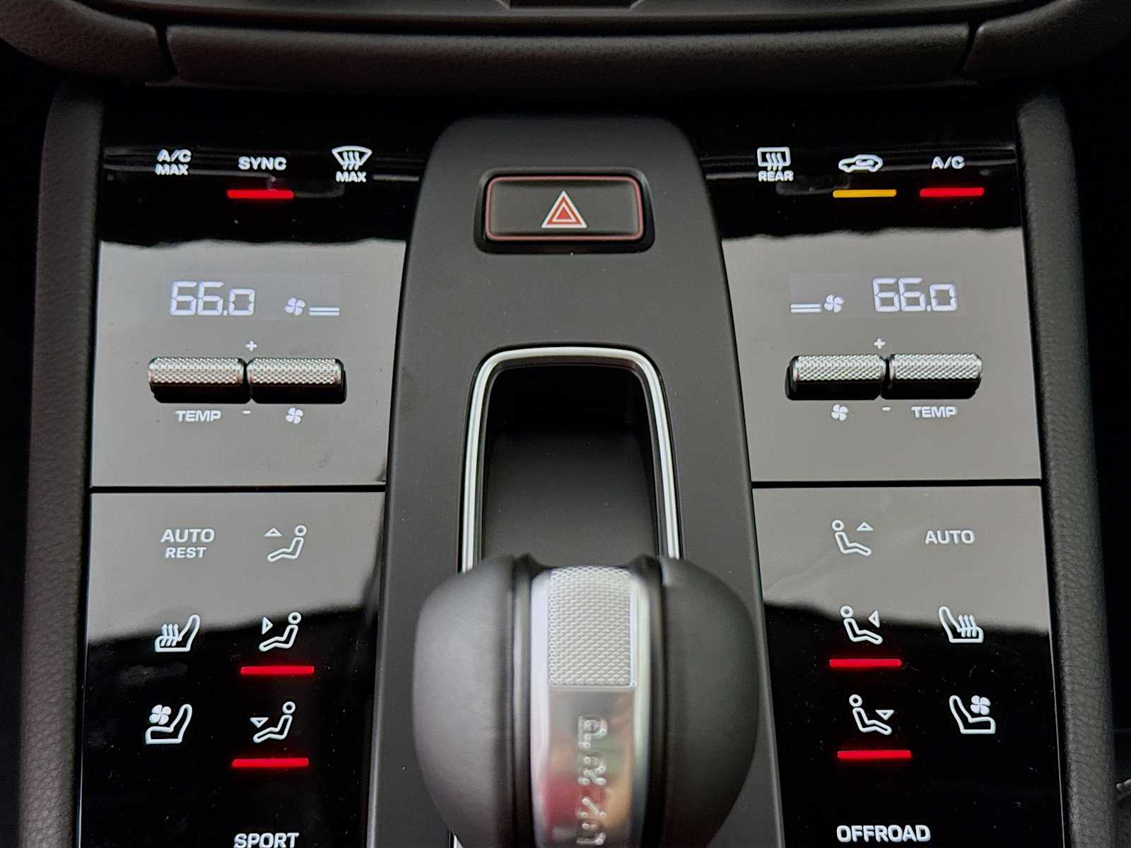 Thumbnail: 2026 Porsche Macan - 13