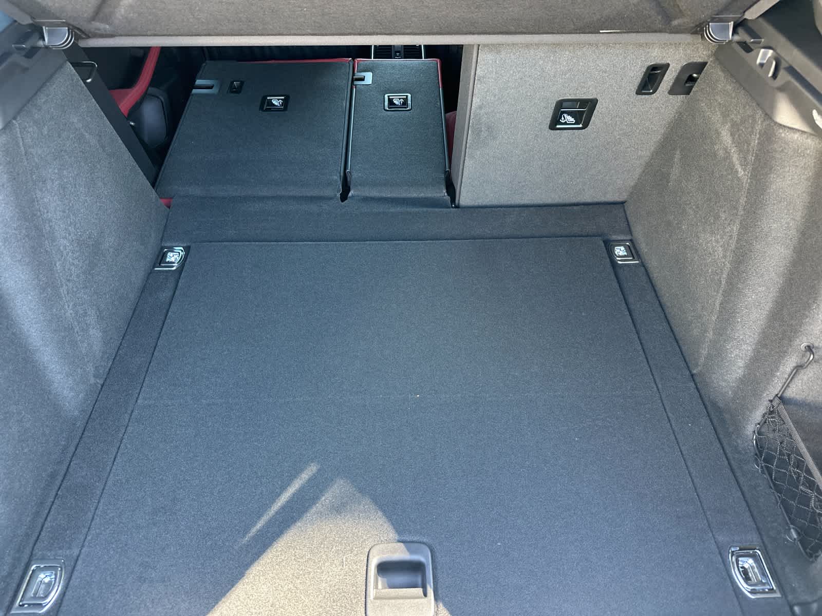 Thumbnail: 2026 Porsche Macan - 16