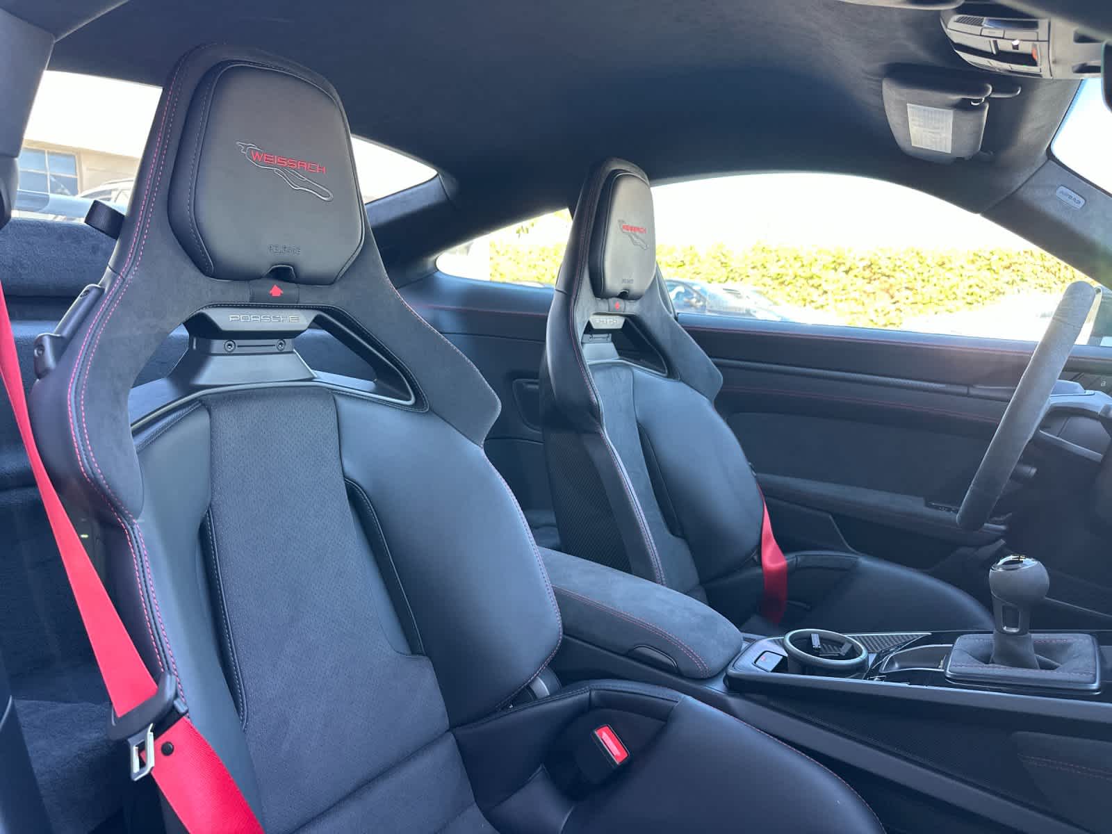 Thumbnail: 2025 Porsche 911 - 27