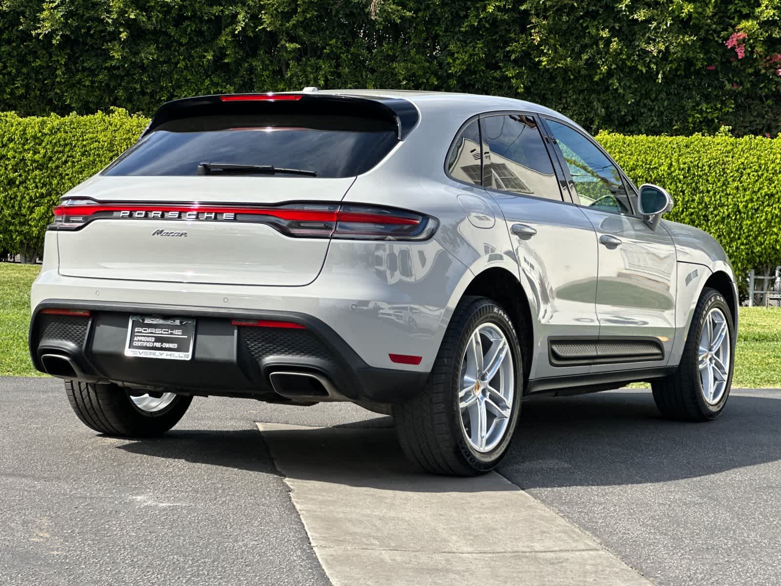 Thumbnail: 2025 Porsche Macan - 8