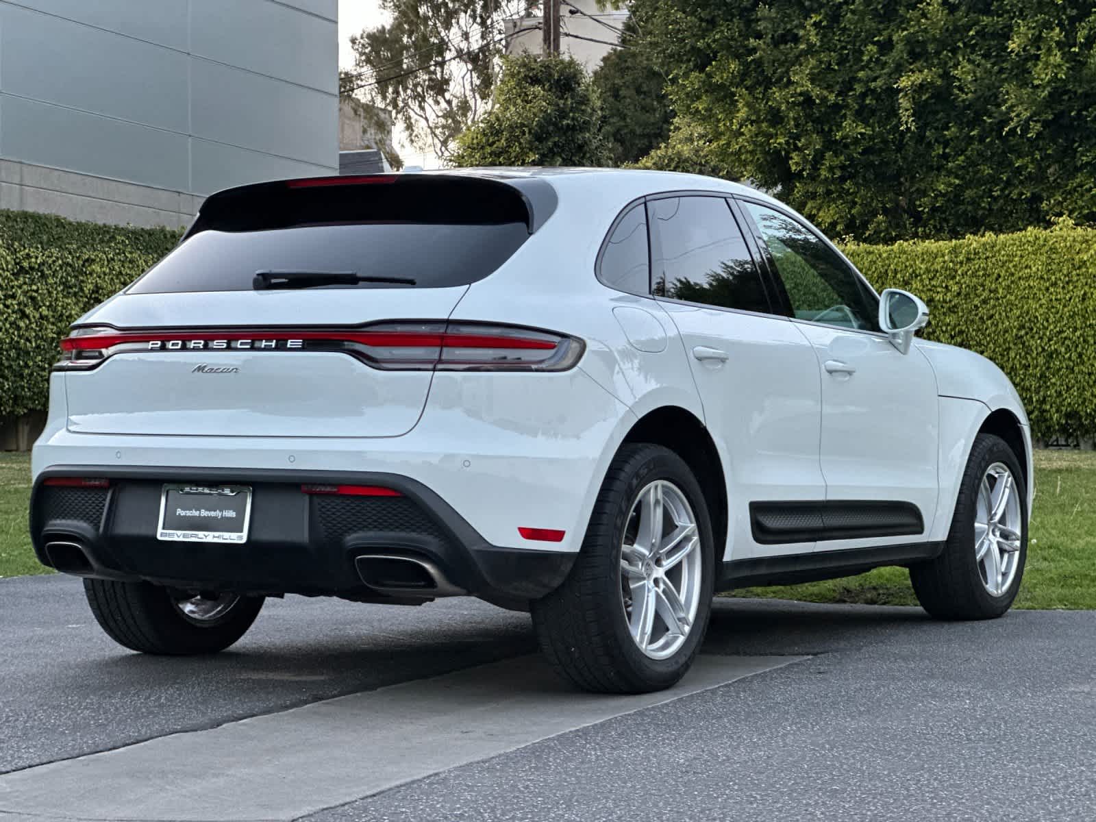 Thumbnail: 2025 Porsche Macan - 8