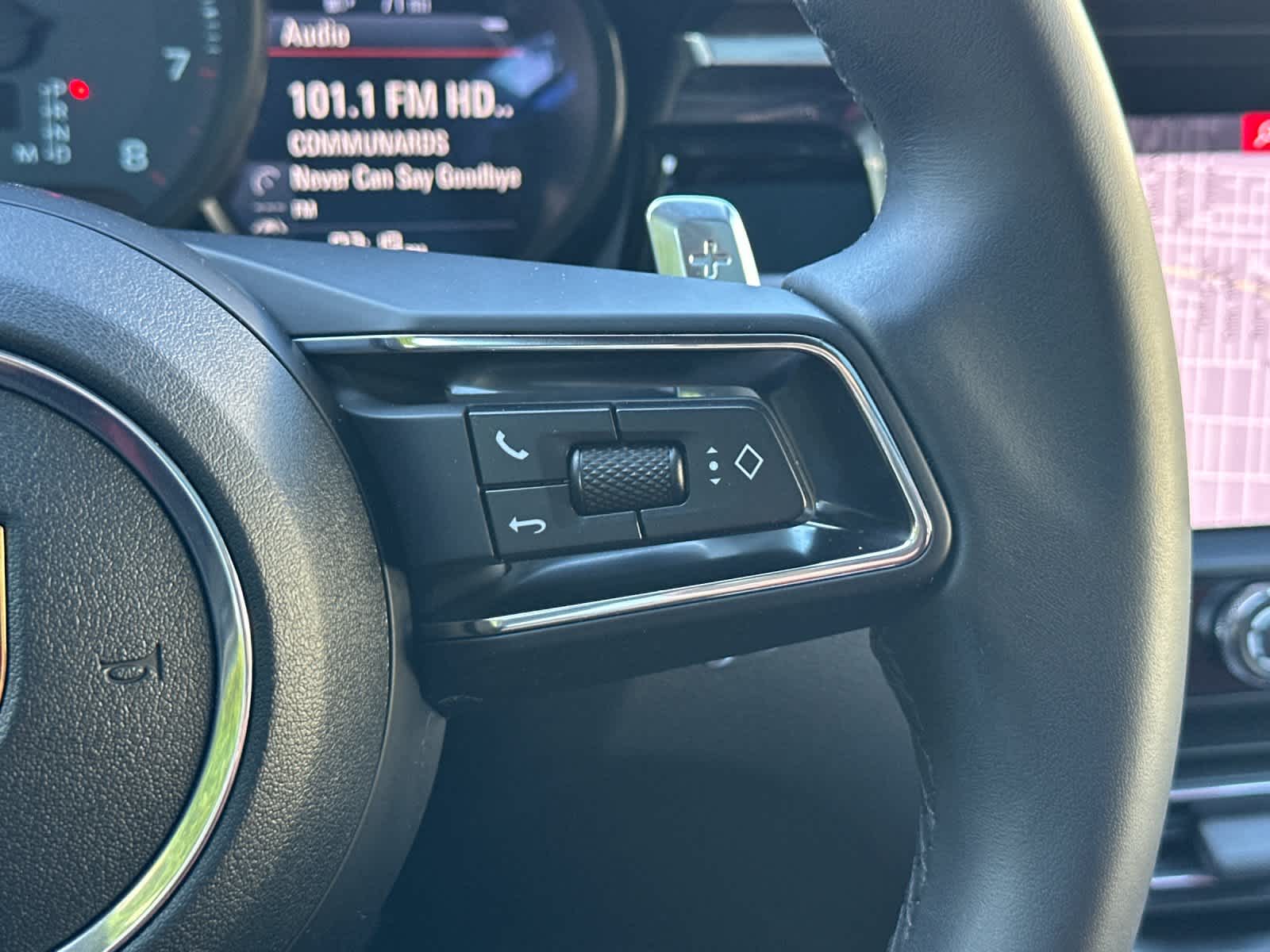 Thumbnail: 2025 Porsche Macan - 28