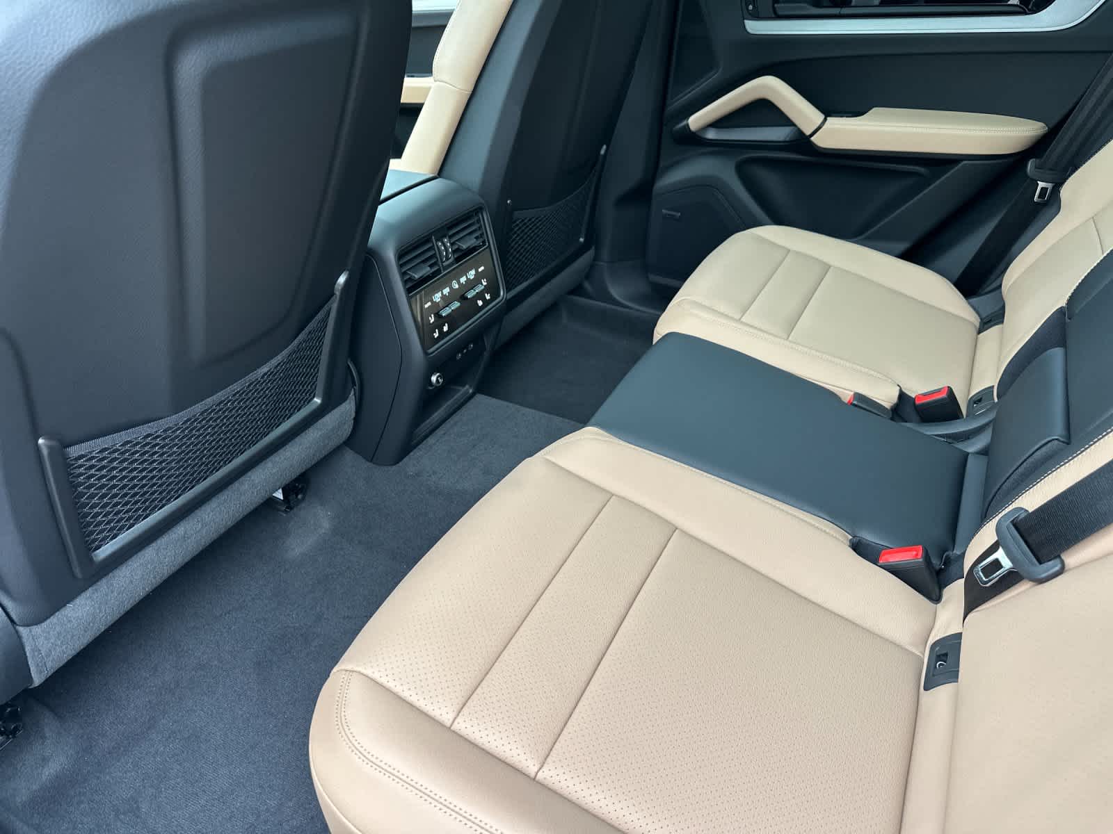 Thumbnail: 2026 Porsche Cayenne - 13