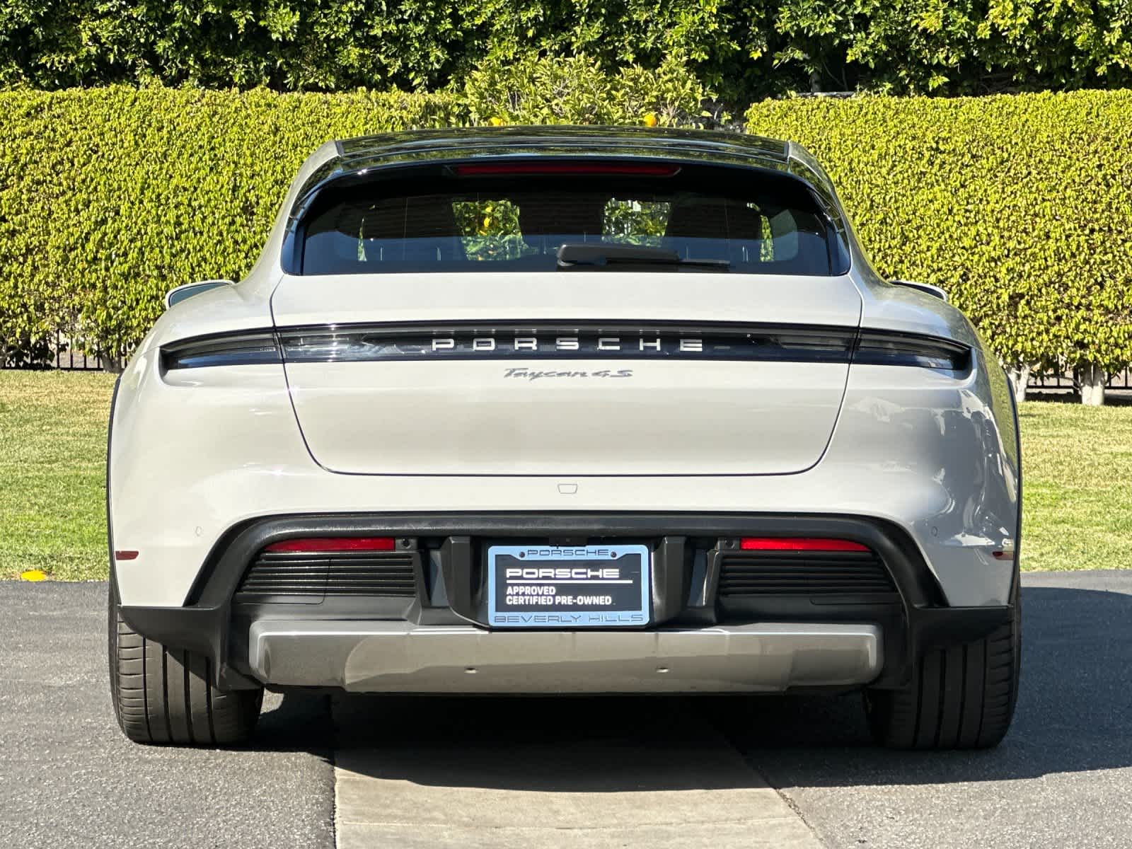 Thumbnail: 2022 Porsche Taycan - 7