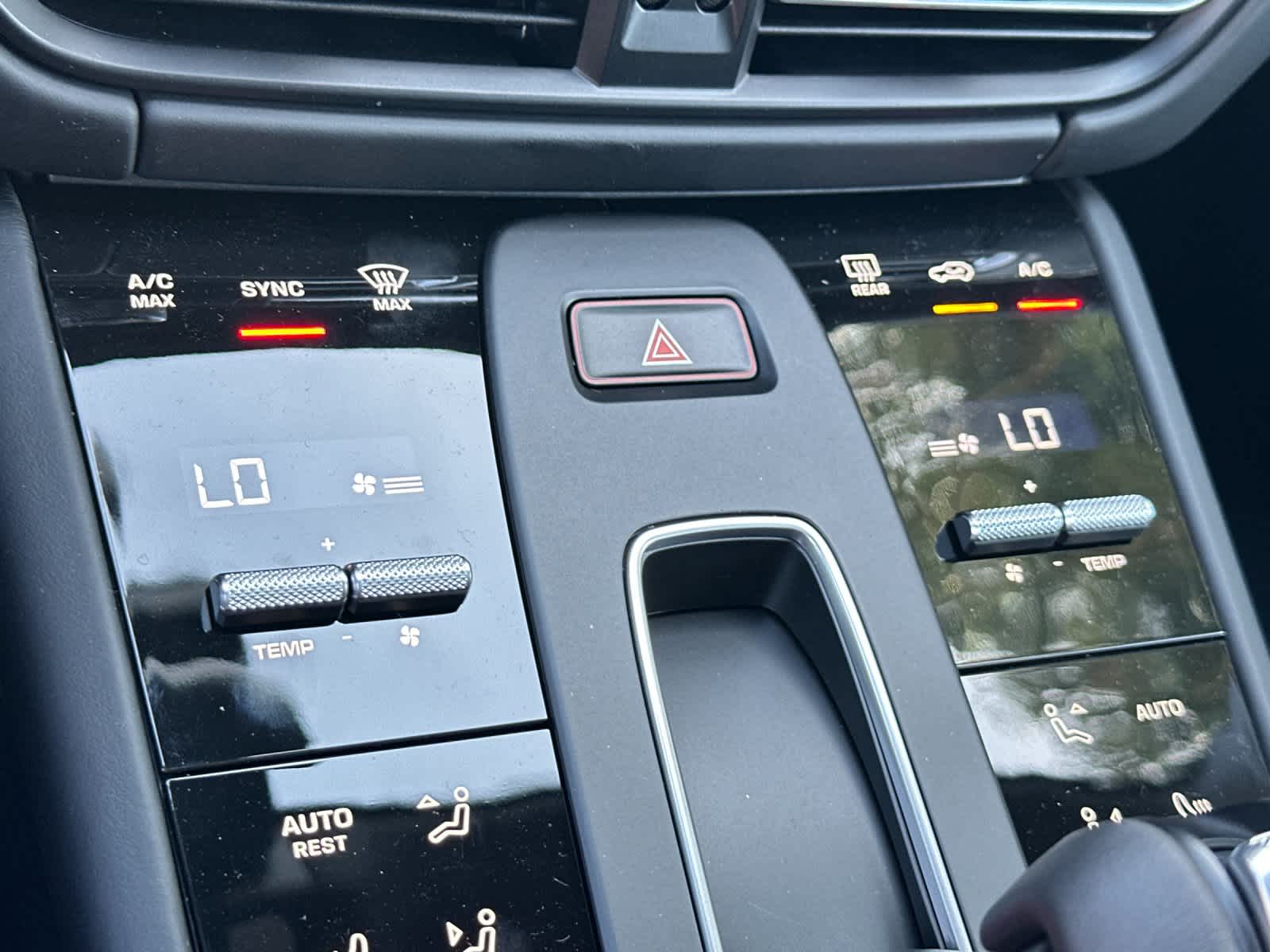 Thumbnail: 2026 Porsche Macan - 24