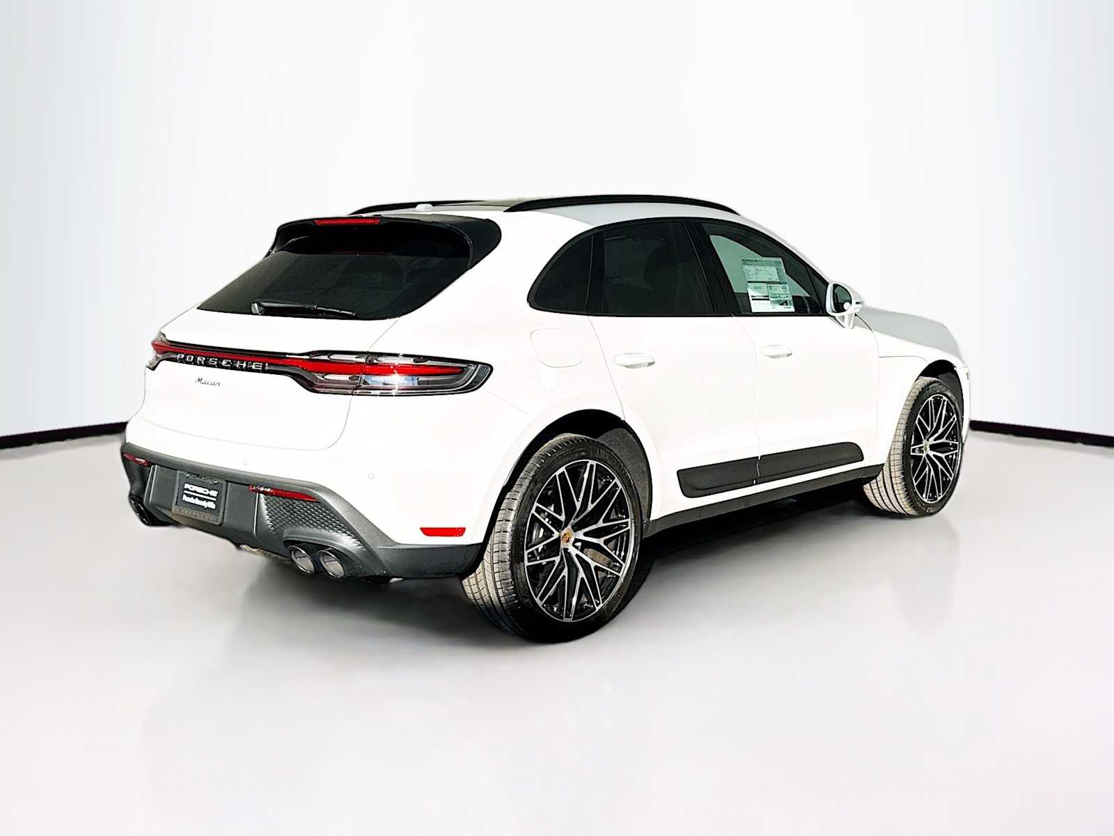 Thumbnail: 2026 Porsche Macan - 9