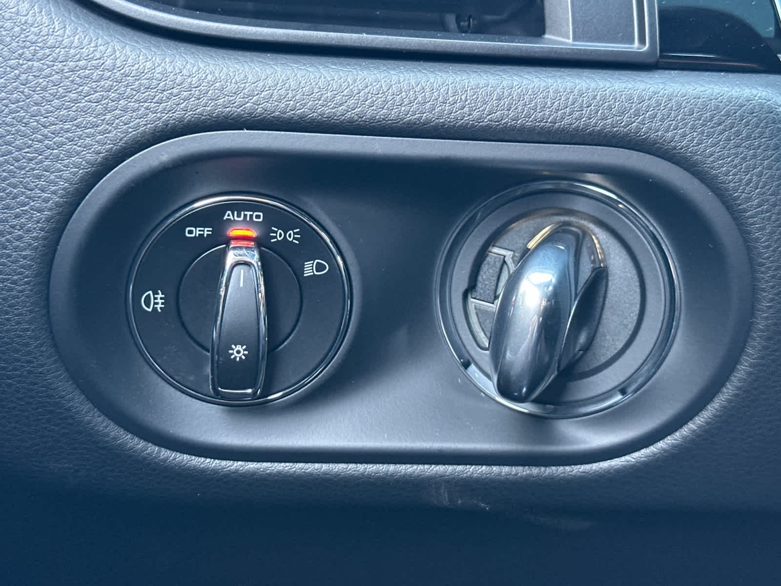 Thumbnail: 2026 Porsche Macan - 29