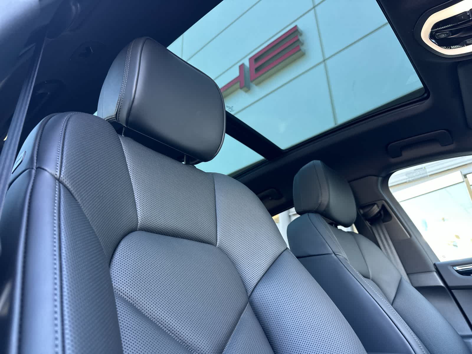 Thumbnail: 2026 Porsche Macan - 18