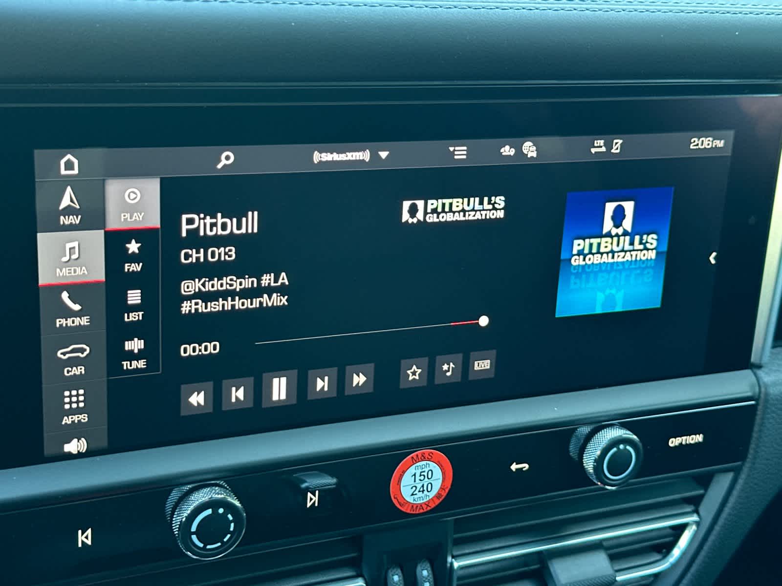 Thumbnail: 2026 Porsche Macan - 21