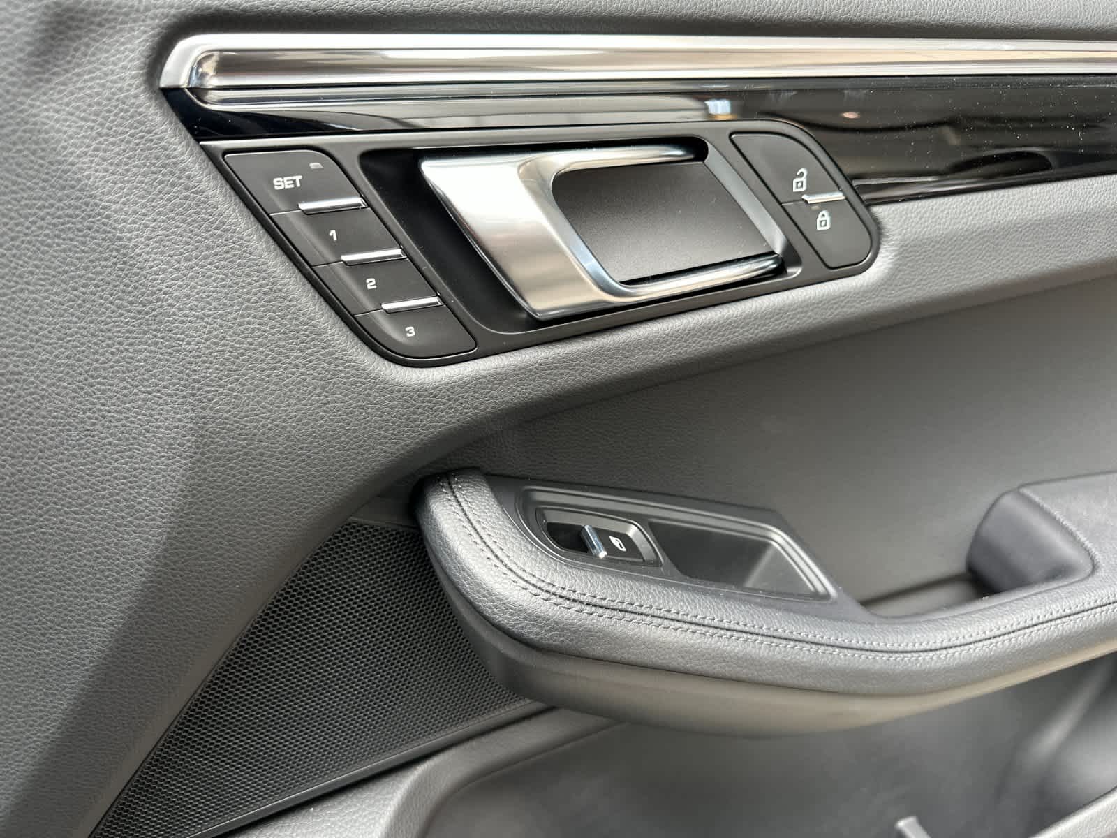 Thumbnail: 2026 Porsche Macan - 19