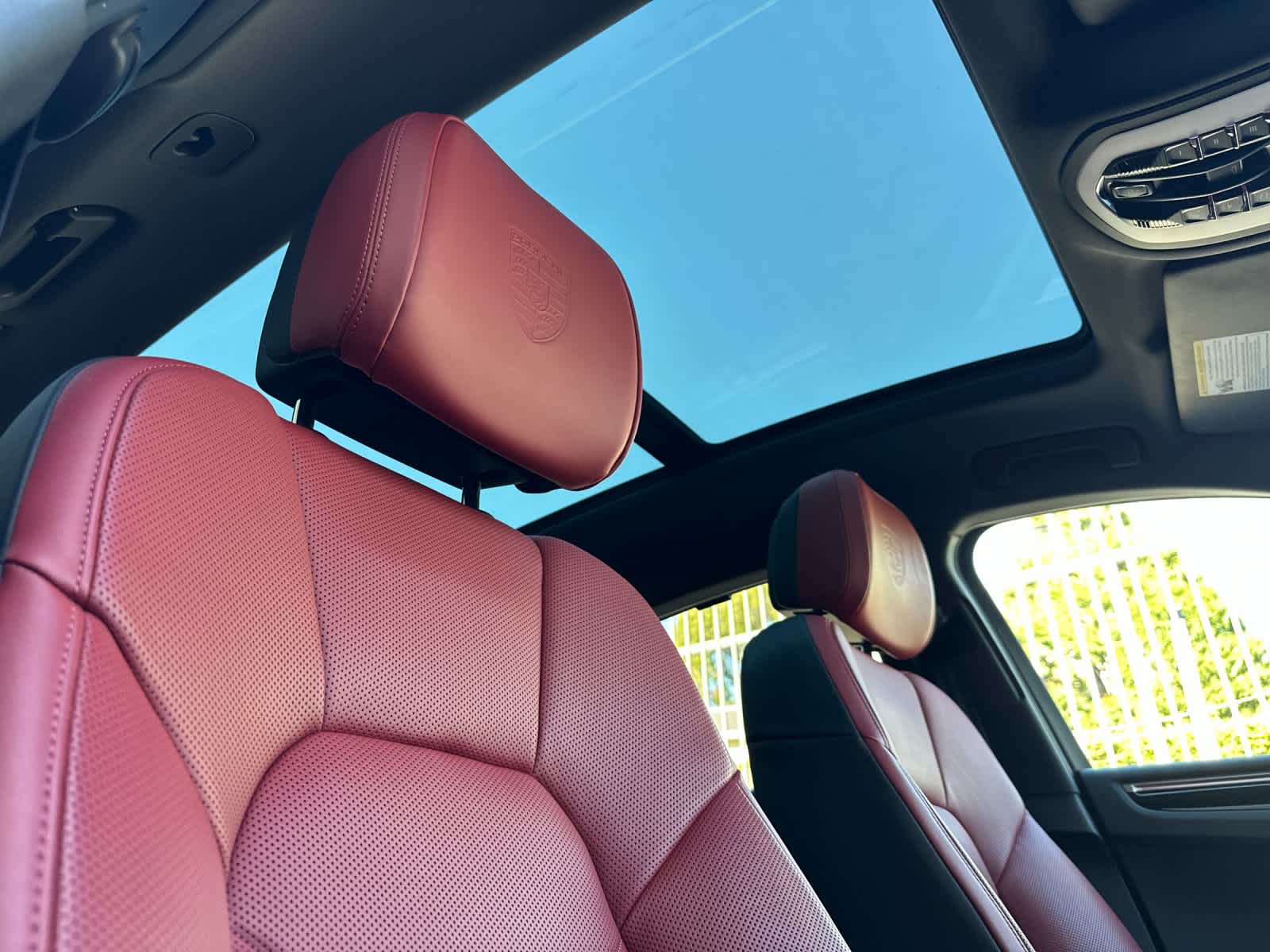 Thumbnail: 2025 Porsche Macan - 18