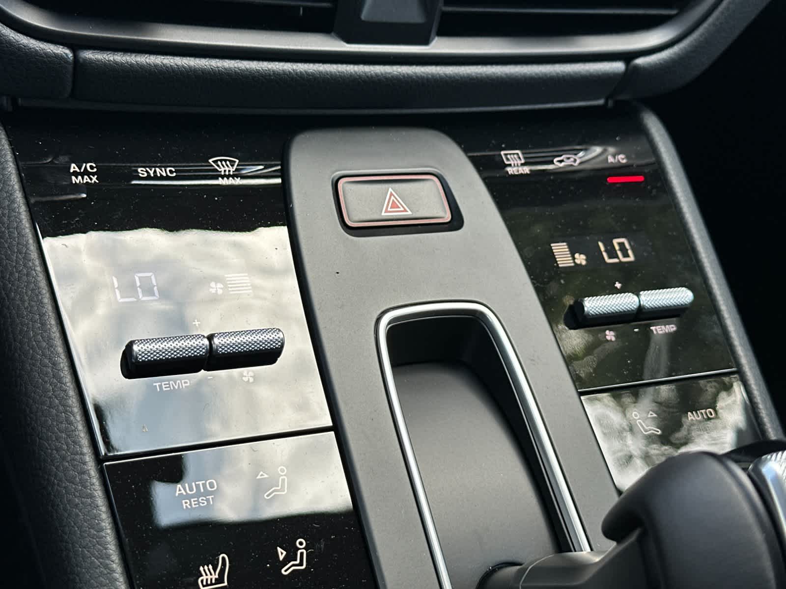 Thumbnail: 2026 Porsche Macan - 23