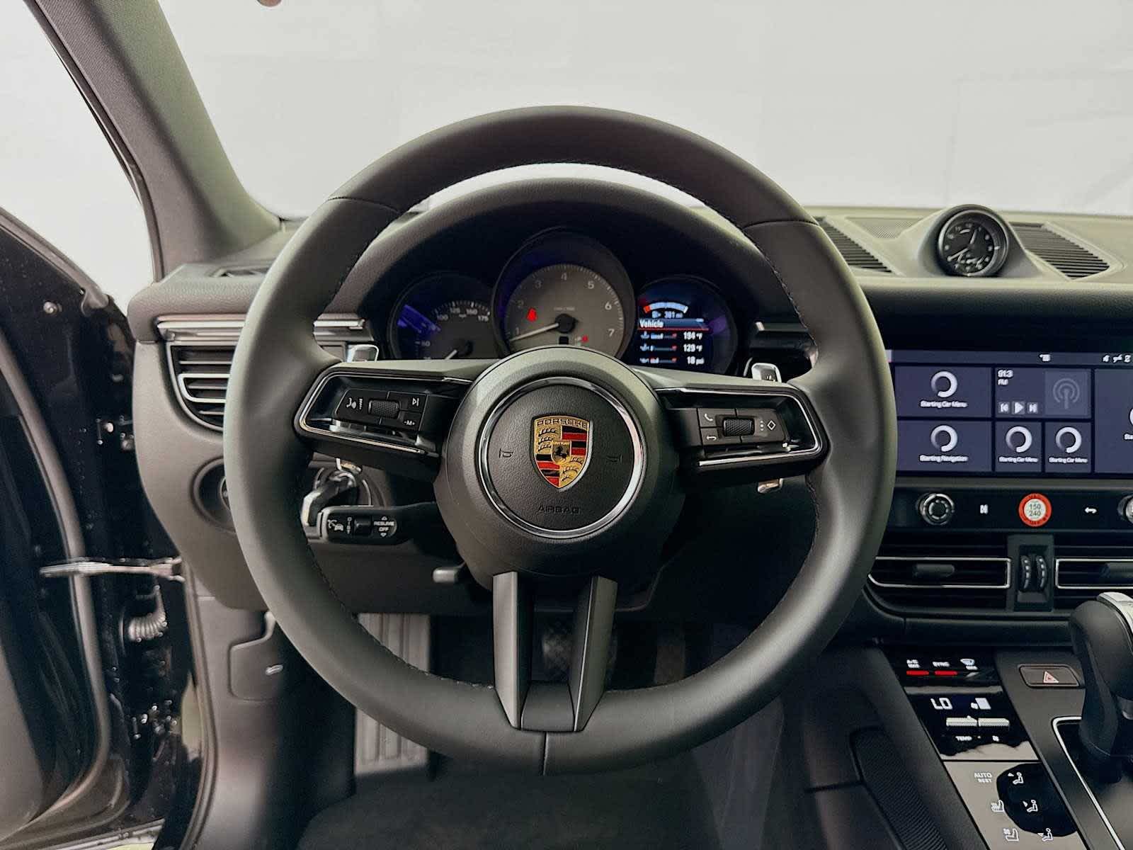 Thumbnail: 2026 Porsche Macan - 12