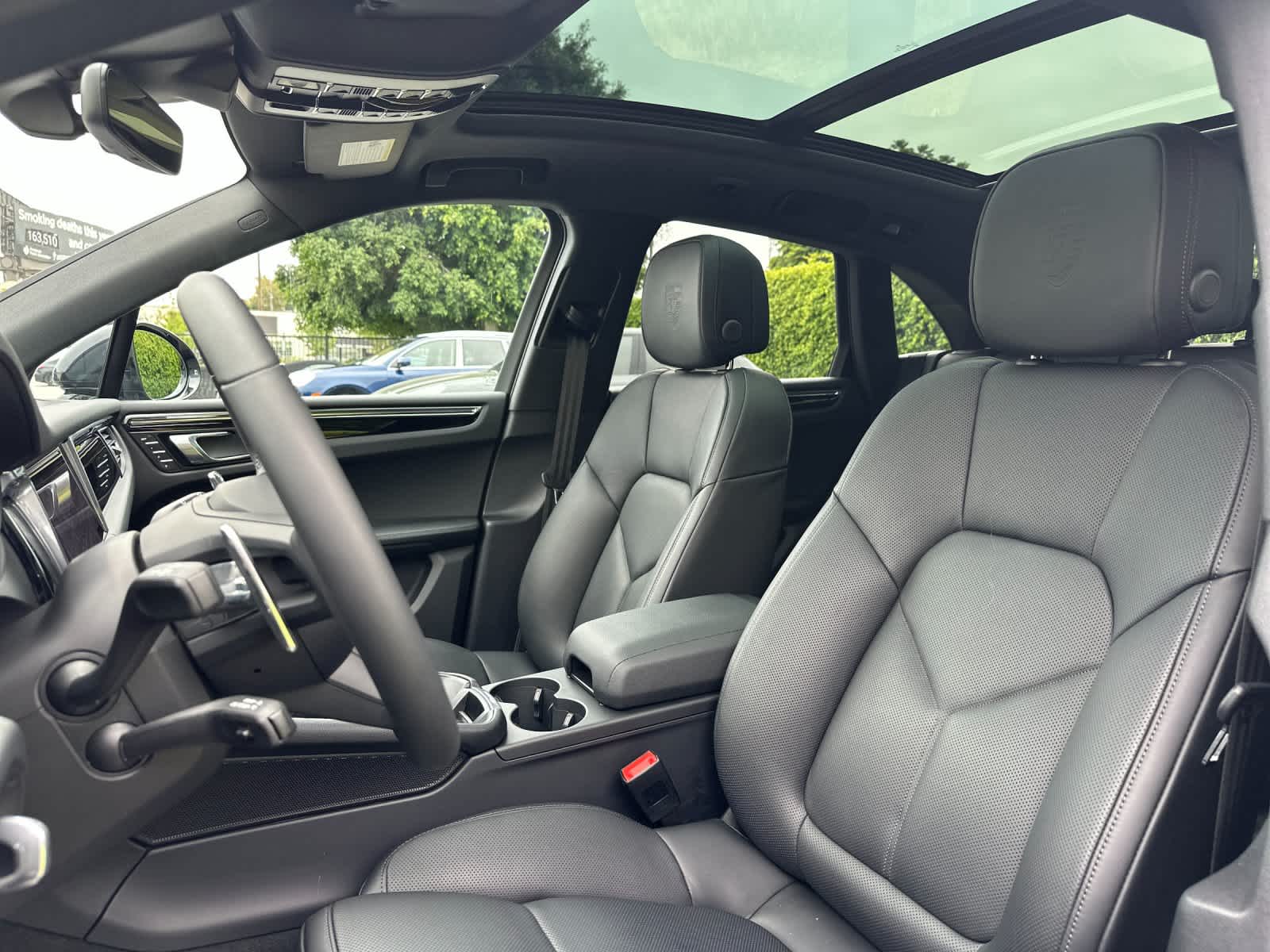Thumbnail: 2026 Porsche Macan - 5