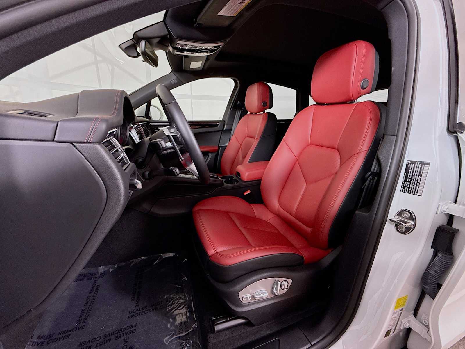 Thumbnail: 2021 Porsche Macan - 5