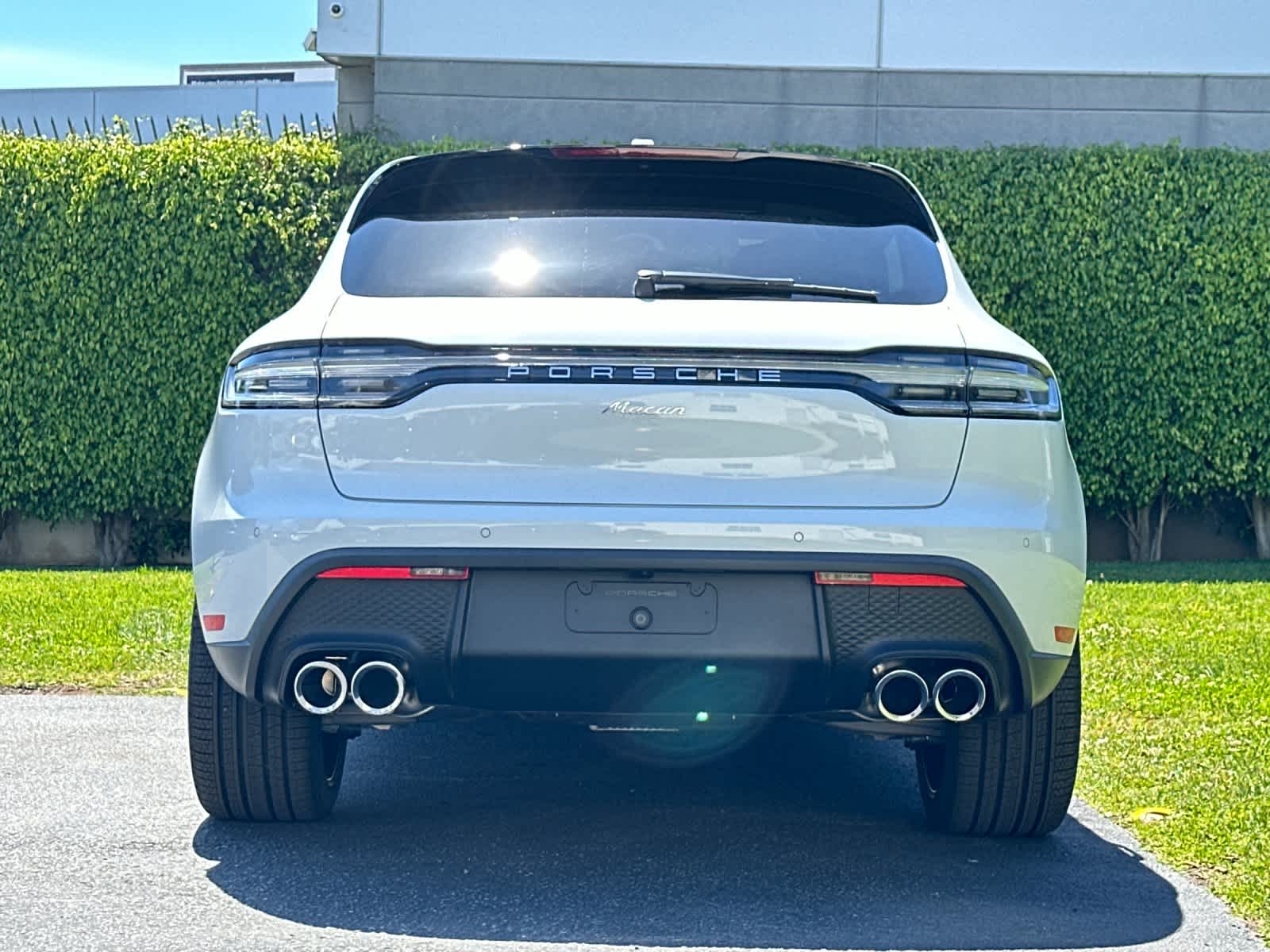 Thumbnail: 2026 Porsche Macan - 7