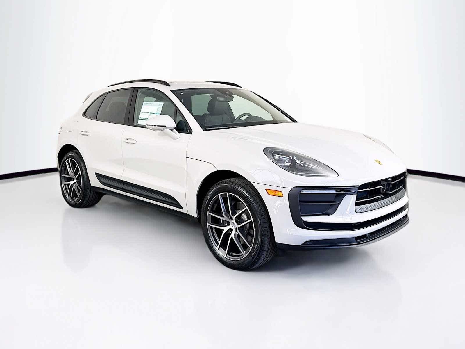 Thumbnail: 2026 Porsche Macan - 7