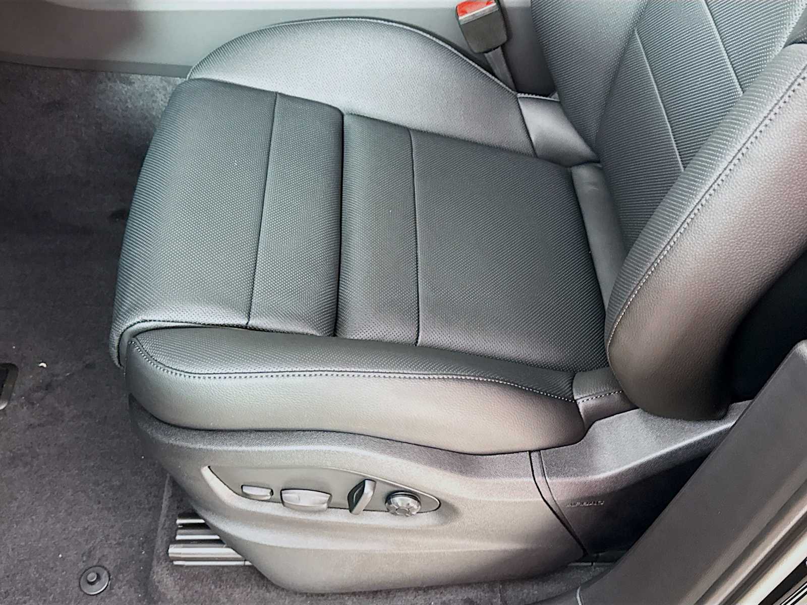 Thumbnail: 2026 Porsche Cayenne - 15