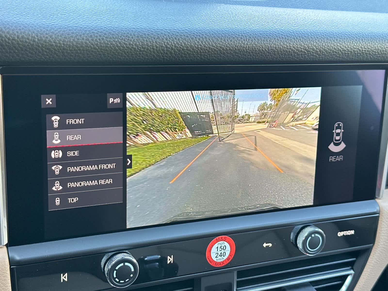 Thumbnail: 2026 Porsche Macan - 23