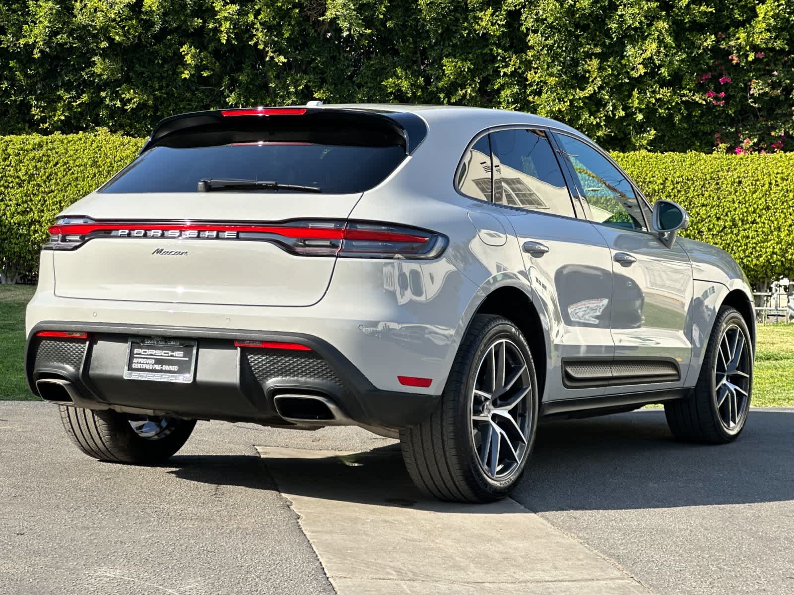 Thumbnail: 2025 Porsche Macan - 8