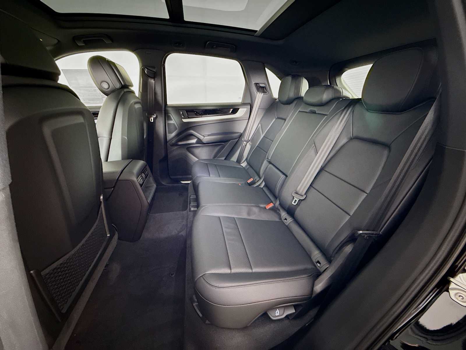 Thumbnail: 2026 Porsche Cayenne - 17