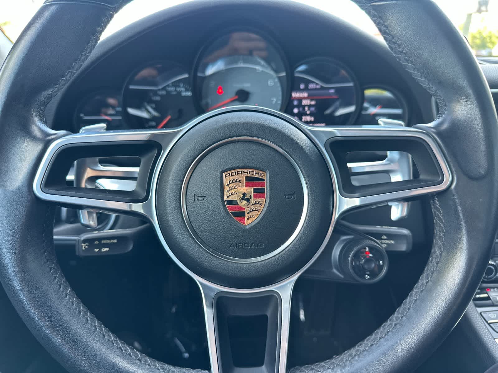 Thumbnail: 2018 Porsche 911 - 21