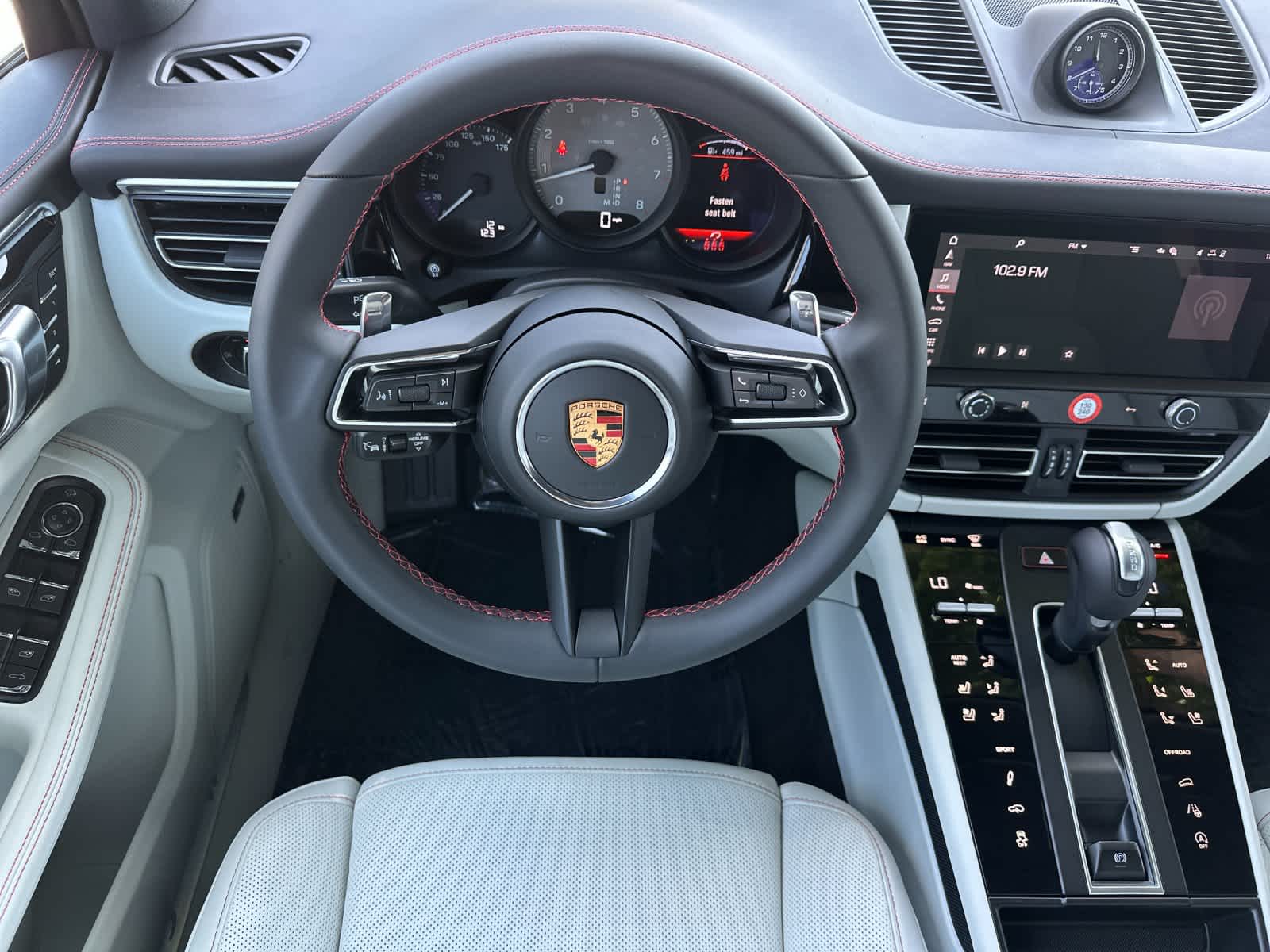 Thumbnail: 2026 Porsche Macan - 15