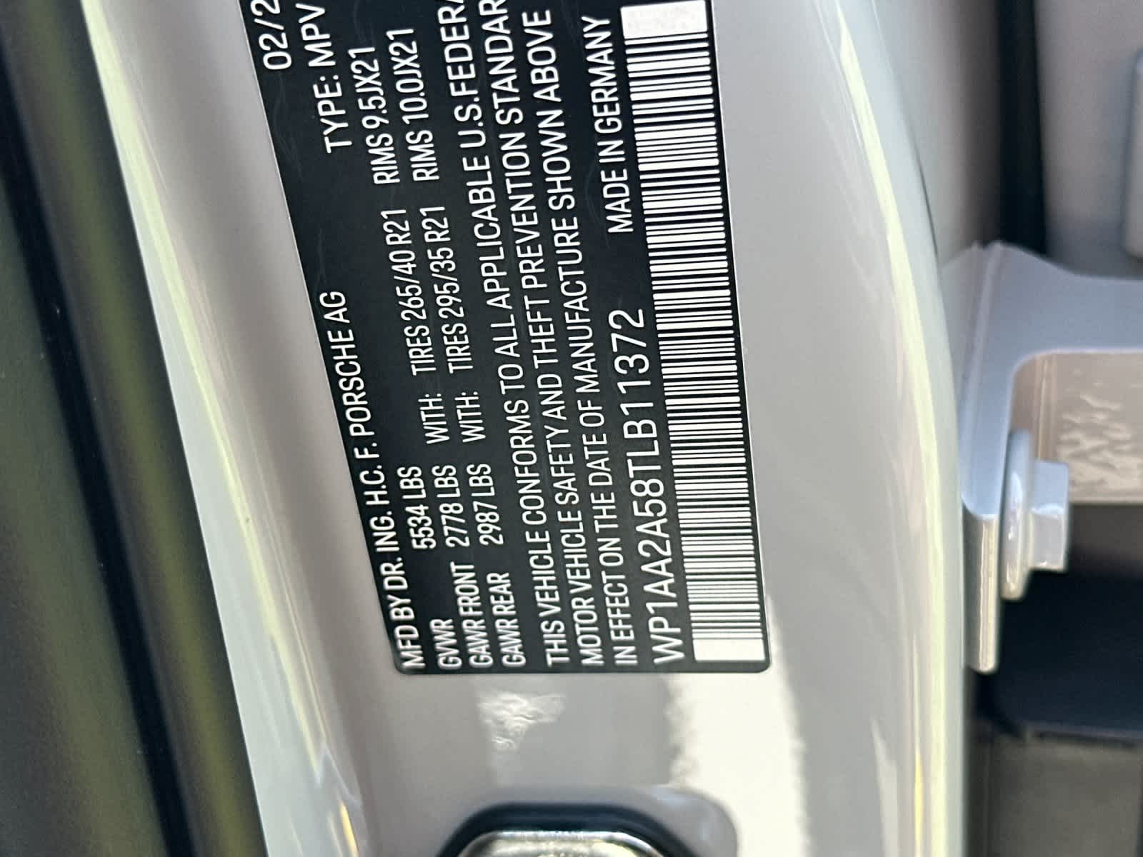 Thumbnail: 2026 Porsche Macan - 33