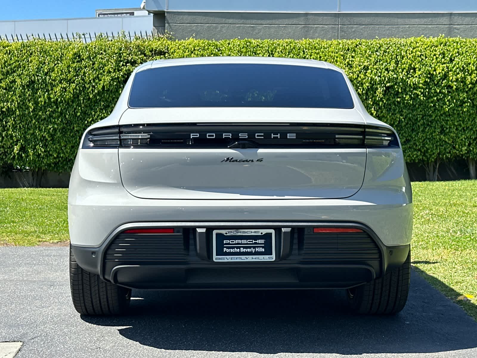 Thumbnail: 2026 Porsche Macan - 7