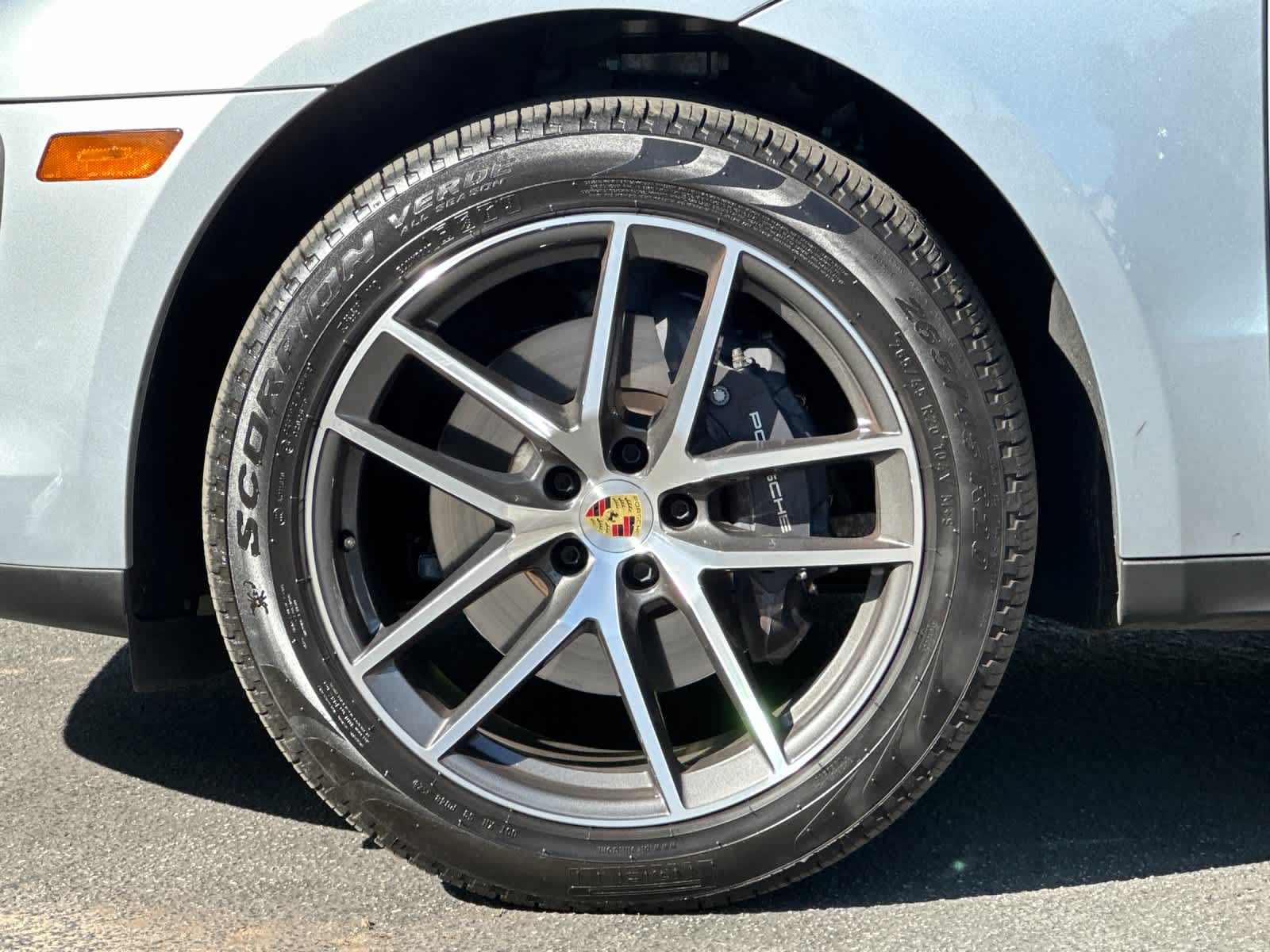 Thumbnail: 2025 Porsche Macan - 32