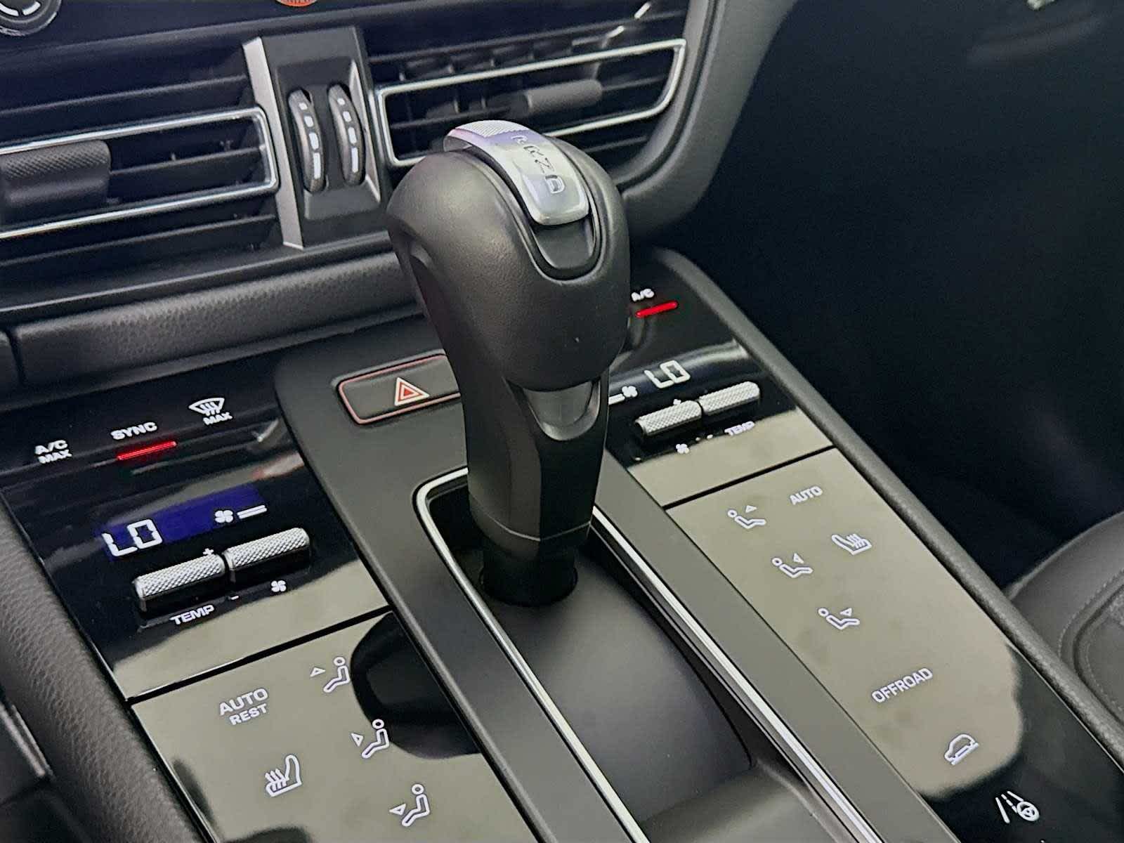 Thumbnail: 2025 Porsche Macan - 14