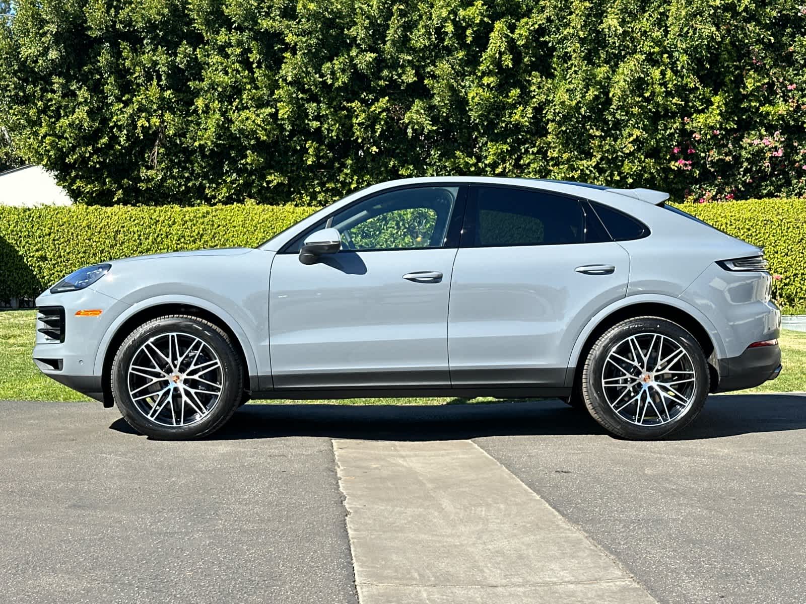 Thumbnail: 2026 Porsche Cayenne - 2