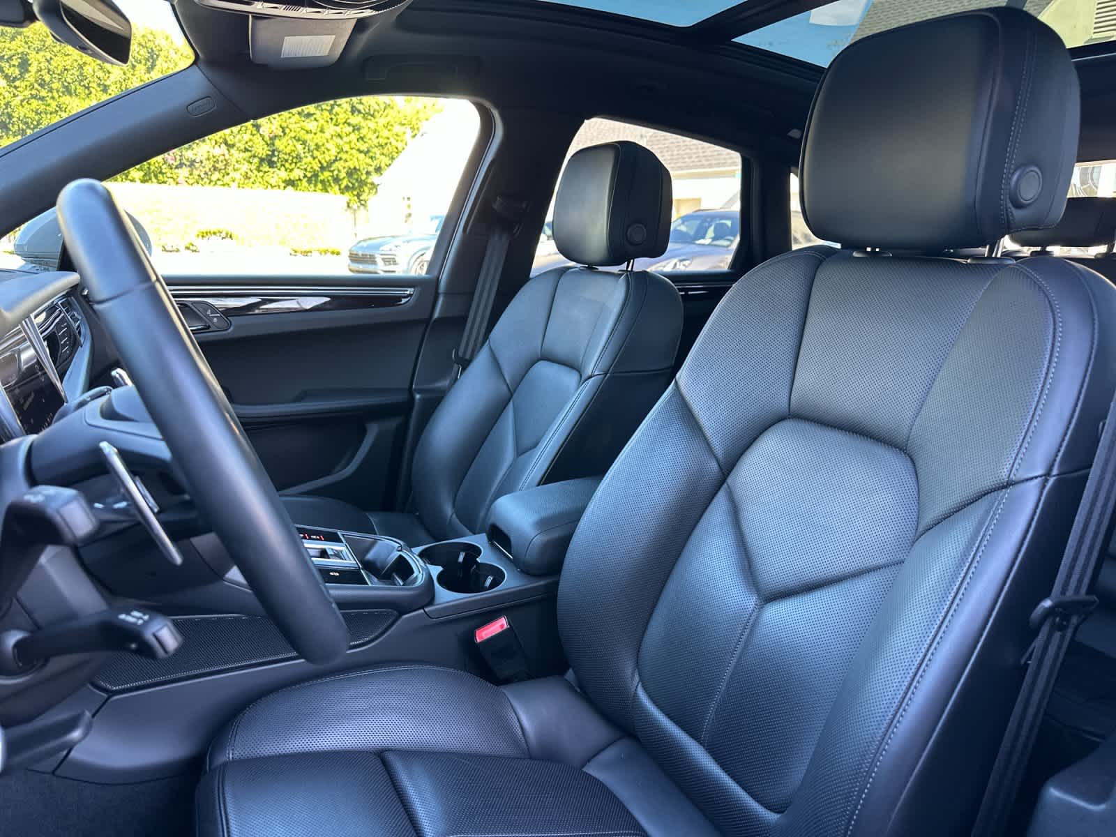 Thumbnail: 2025 Porsche Macan - 5