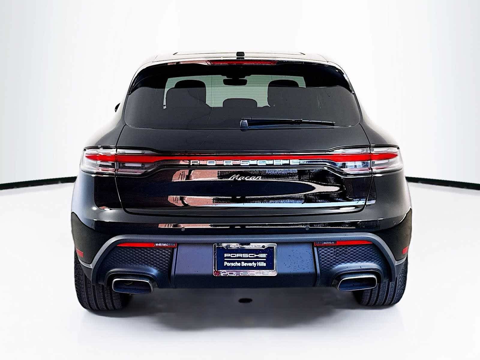 Thumbnail: 2025 Porsche Macan - 10