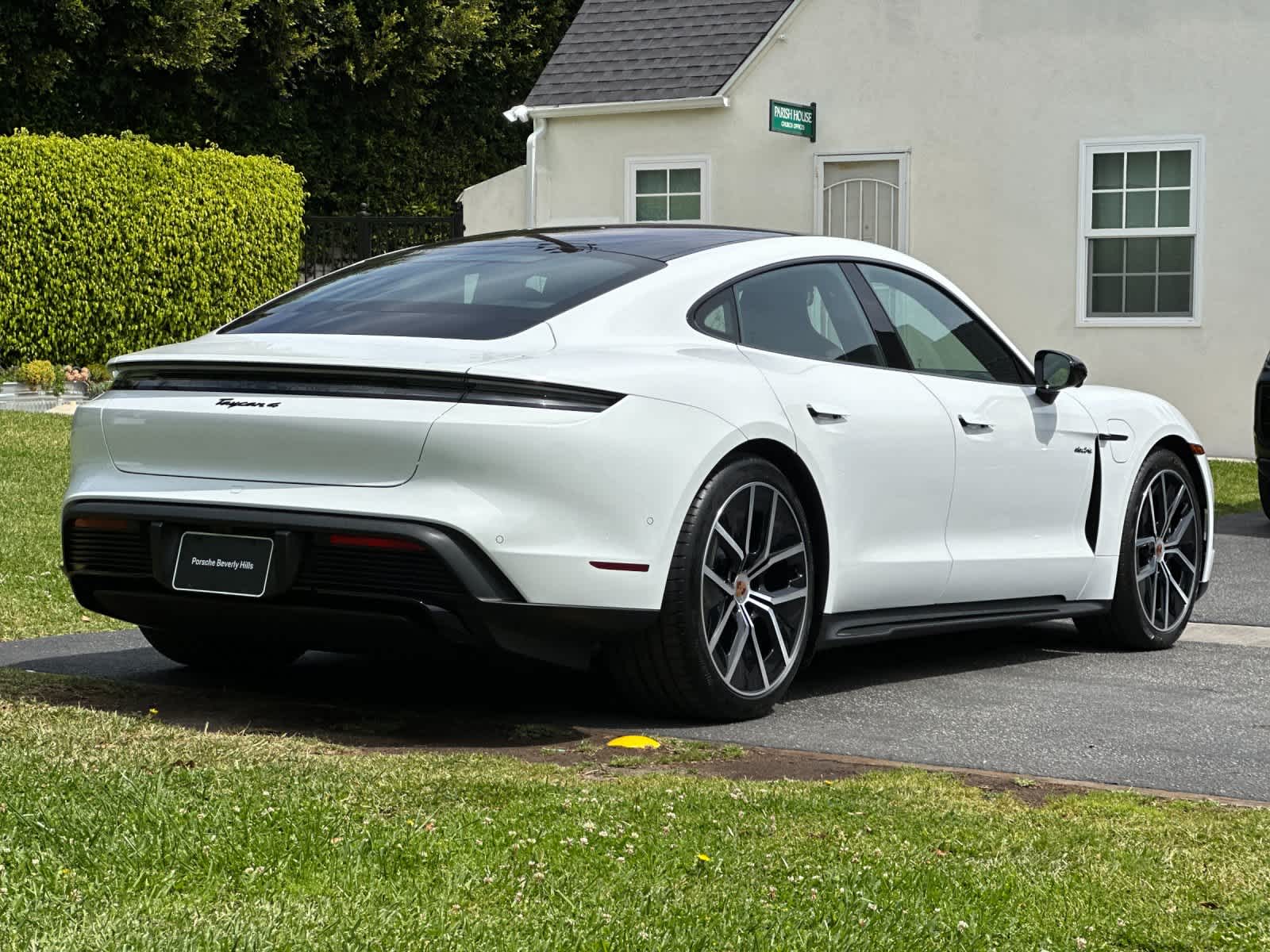 Thumbnail: 2026 Porsche Taycan - 8