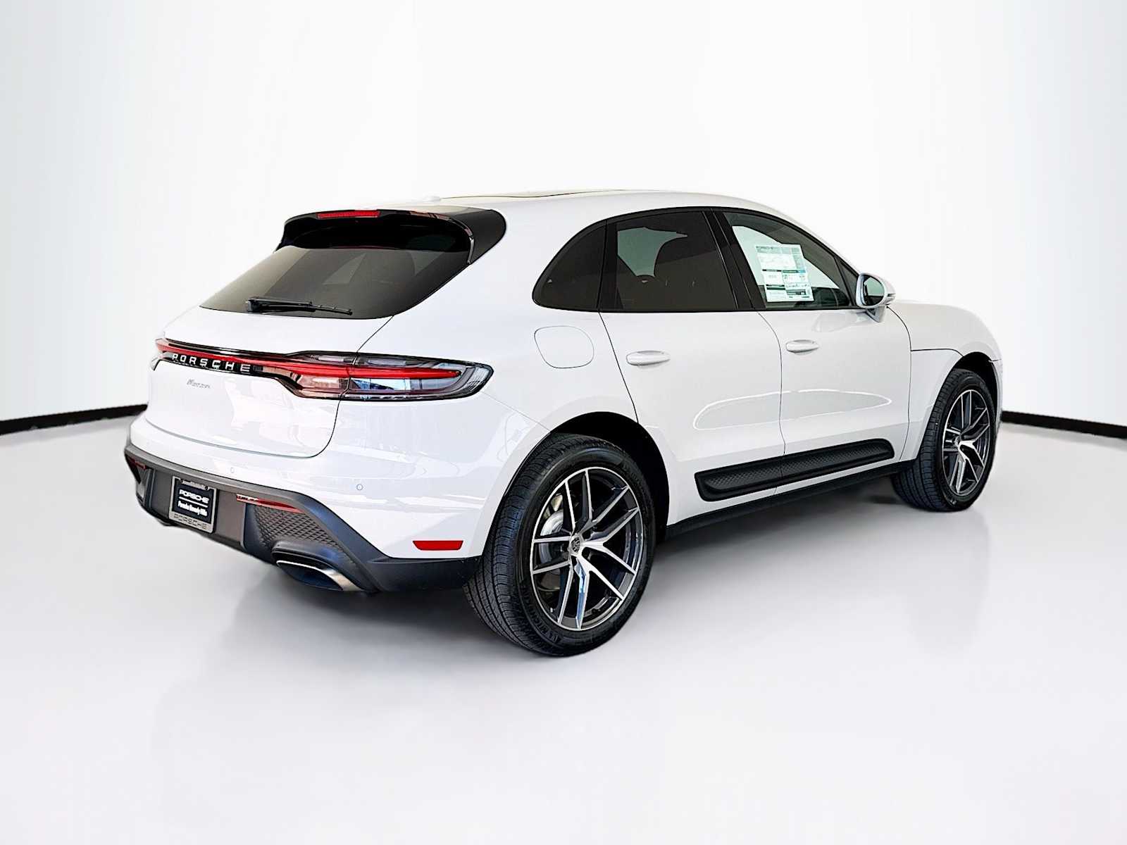 Thumbnail: 2026 Porsche Macan - 9