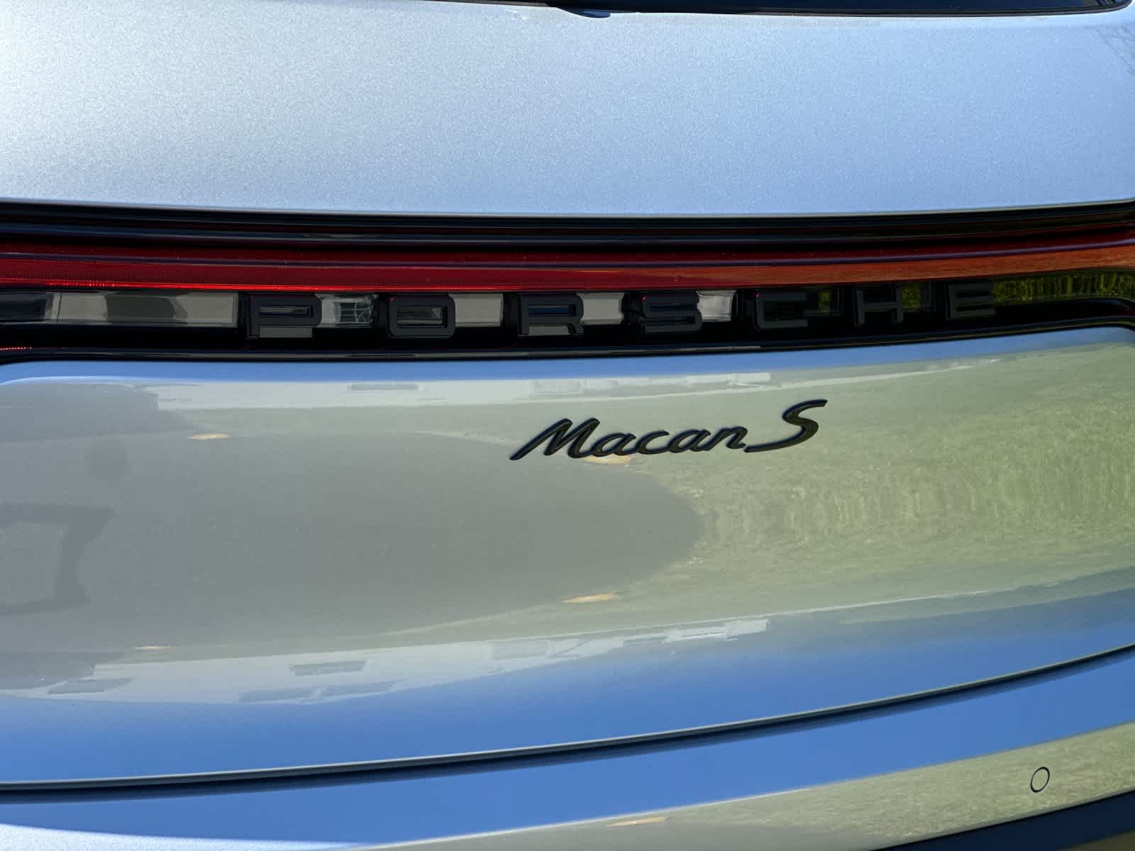 Thumbnail: 2026 Porsche Macan - 32