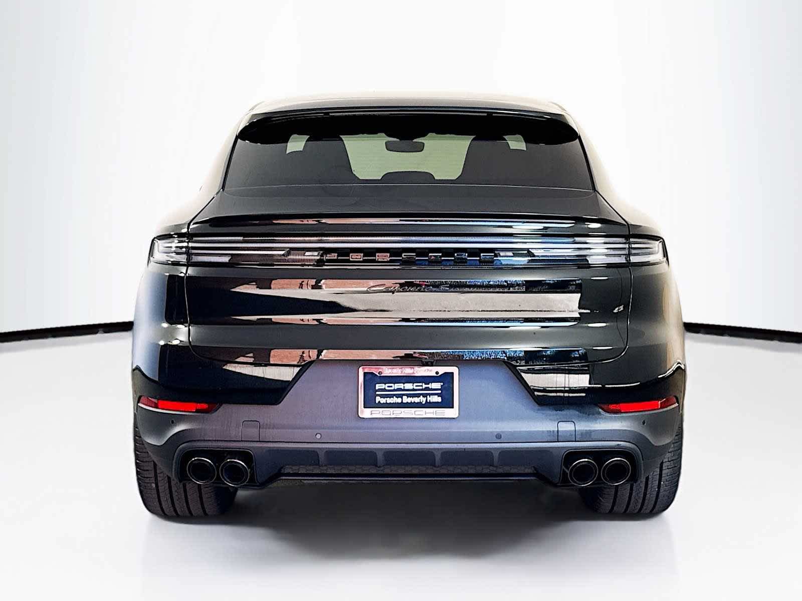 Thumbnail: 2026 Porsche Cayenne - 10